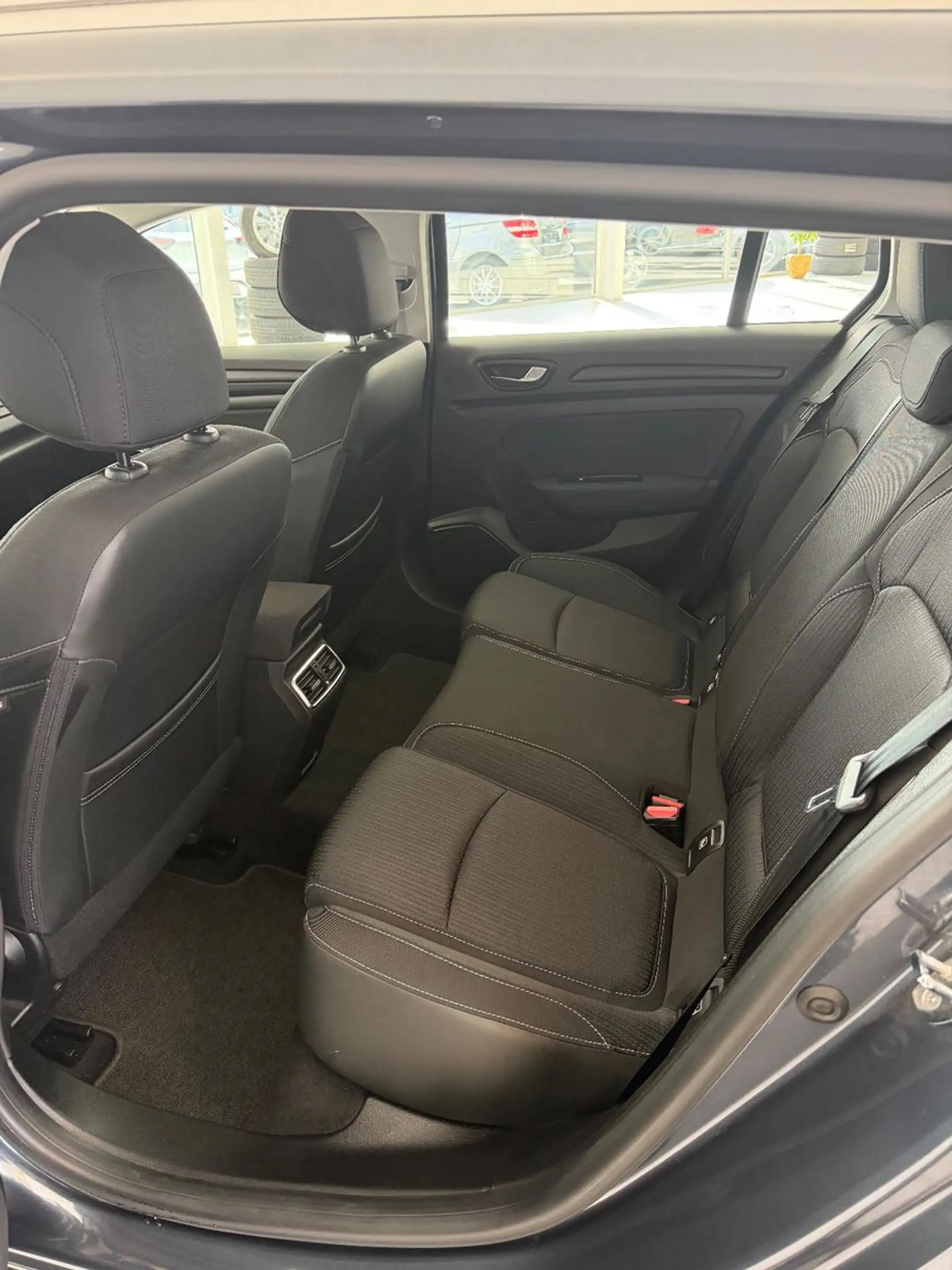 Renault Megane IV Grandtour Business Edition*1Hand*Navi* — photo 11