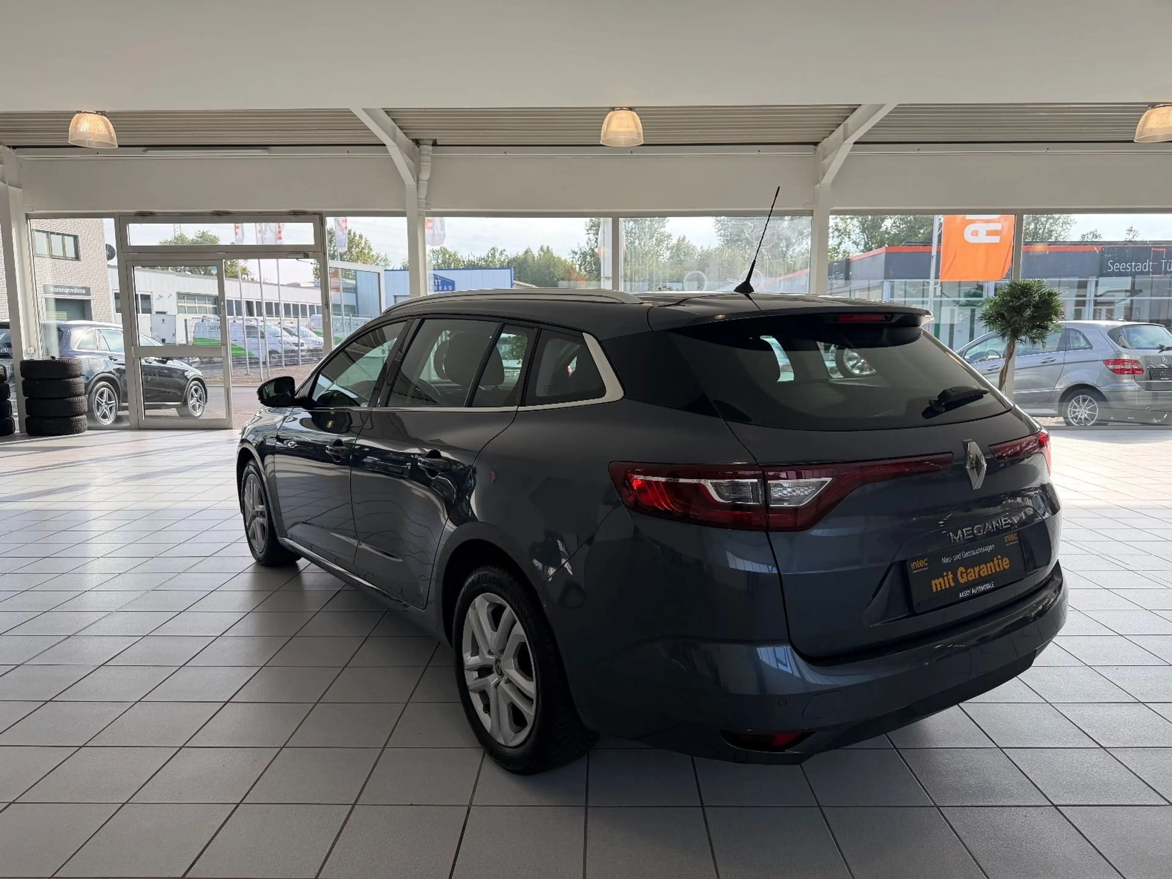 Renault Megane IV Grandtour Business Edition*1Hand*Navi* — photo 3