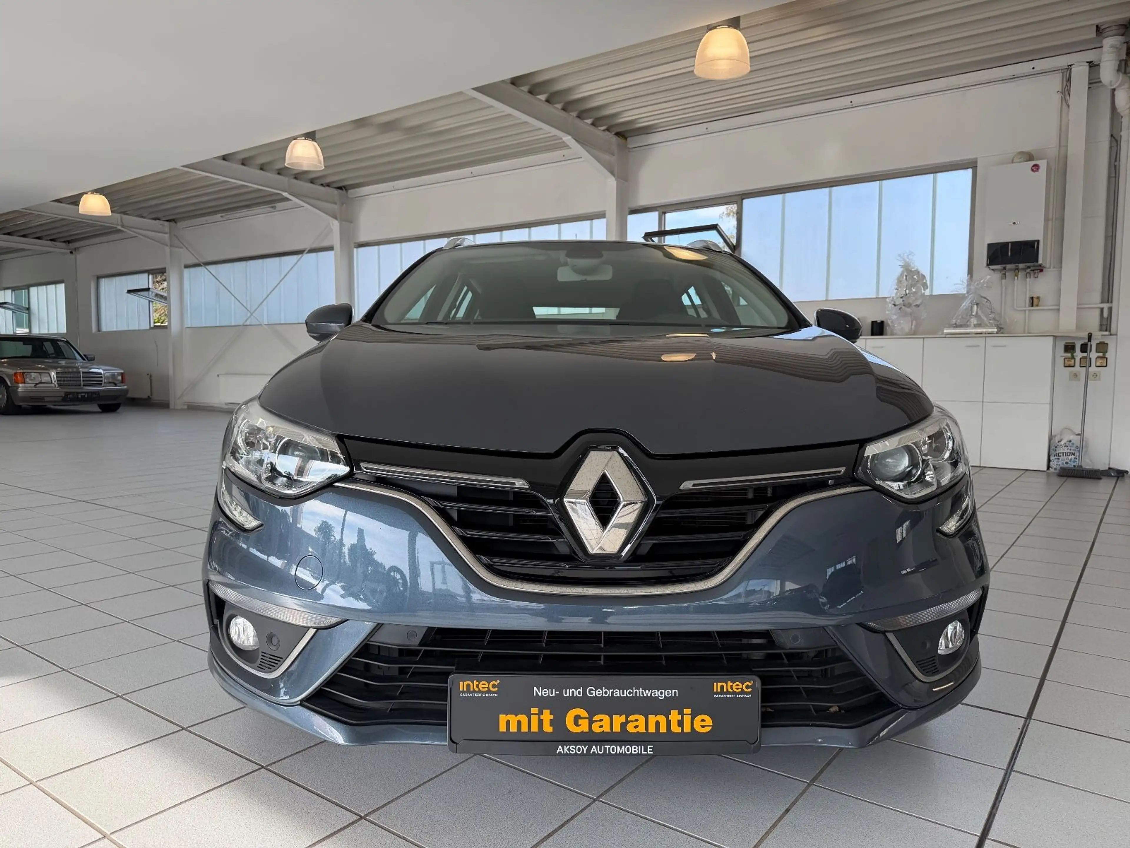 Renault Megane IV Grandtour Business Edition*1Hand*Navi* — photo 8