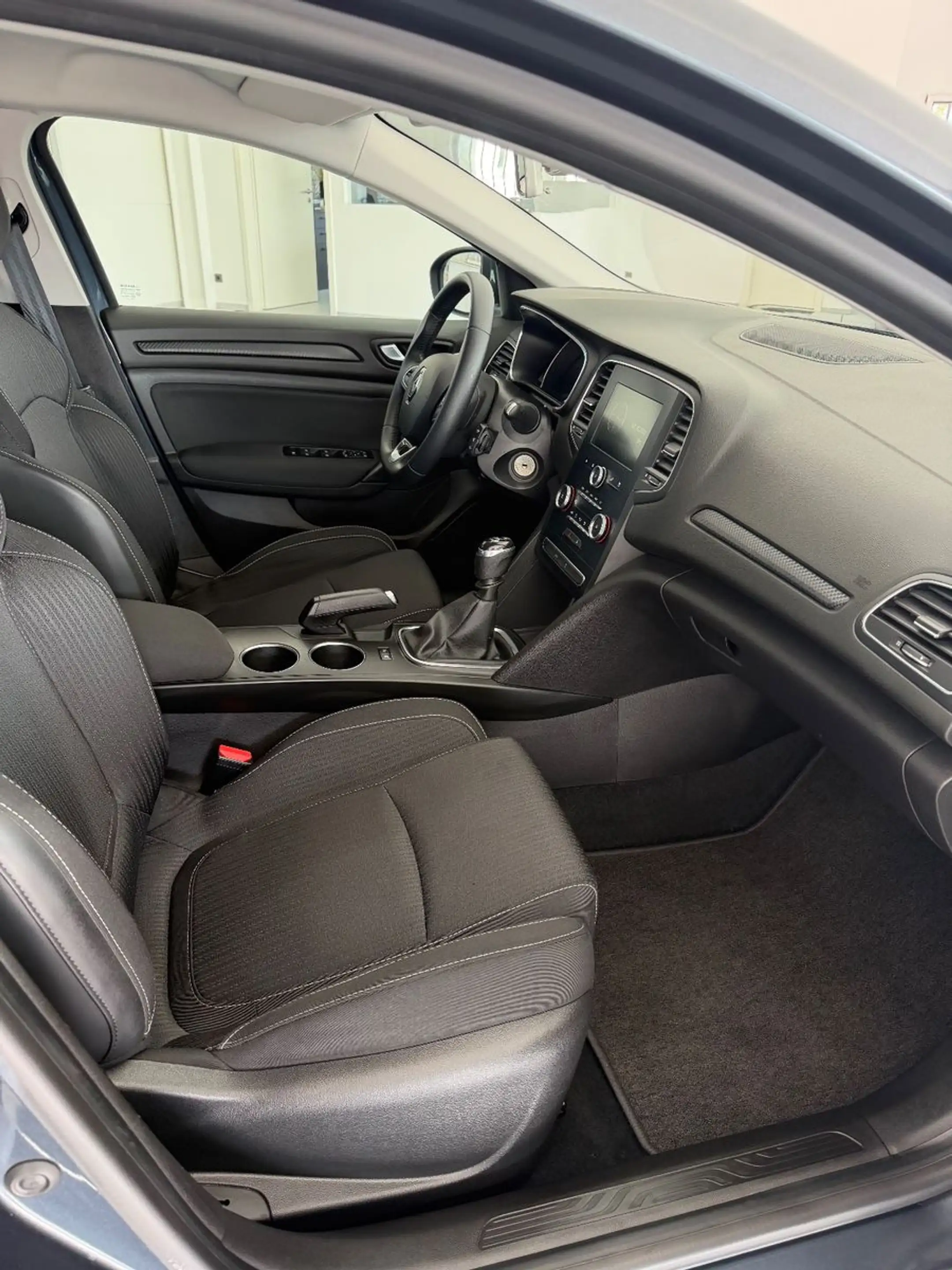 Renault Megane IV Grandtour Business Edition*1Hand*Navi* — photo 15