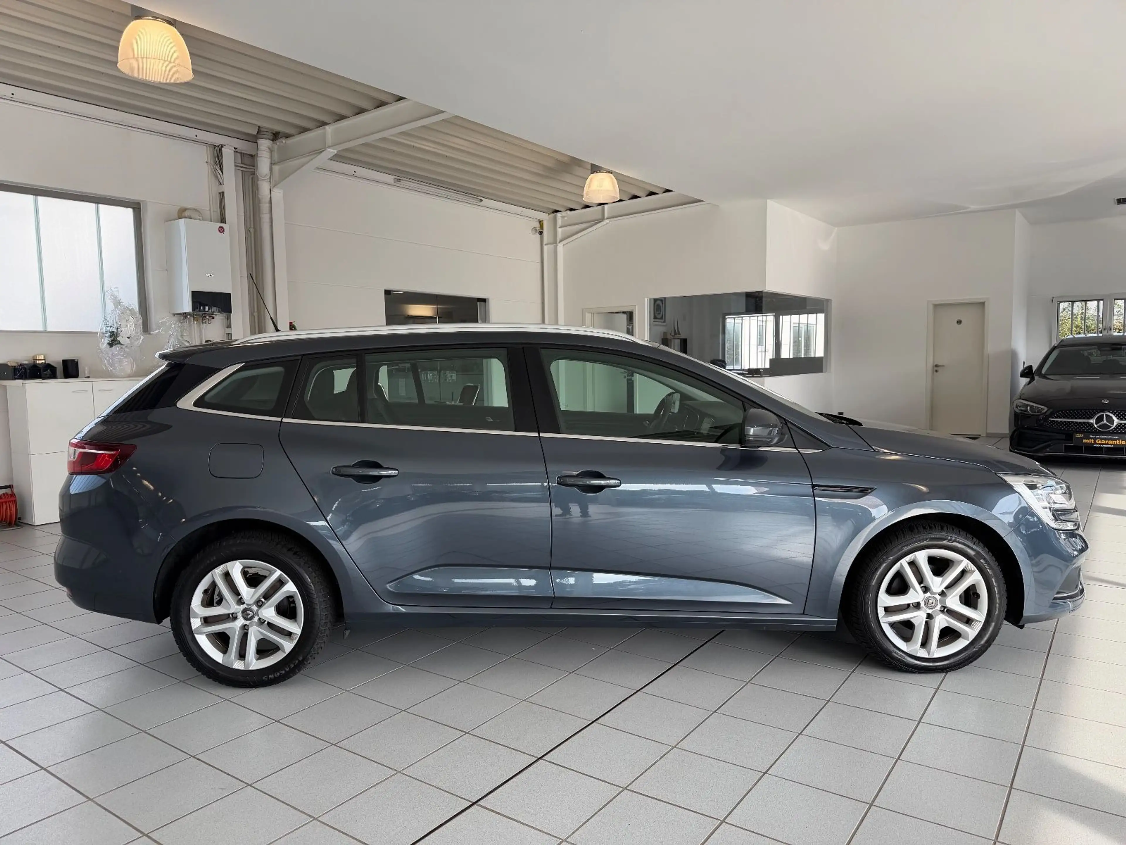 Renault Megane IV Grandtour Business Edition*1Hand*Navi* — photo 6