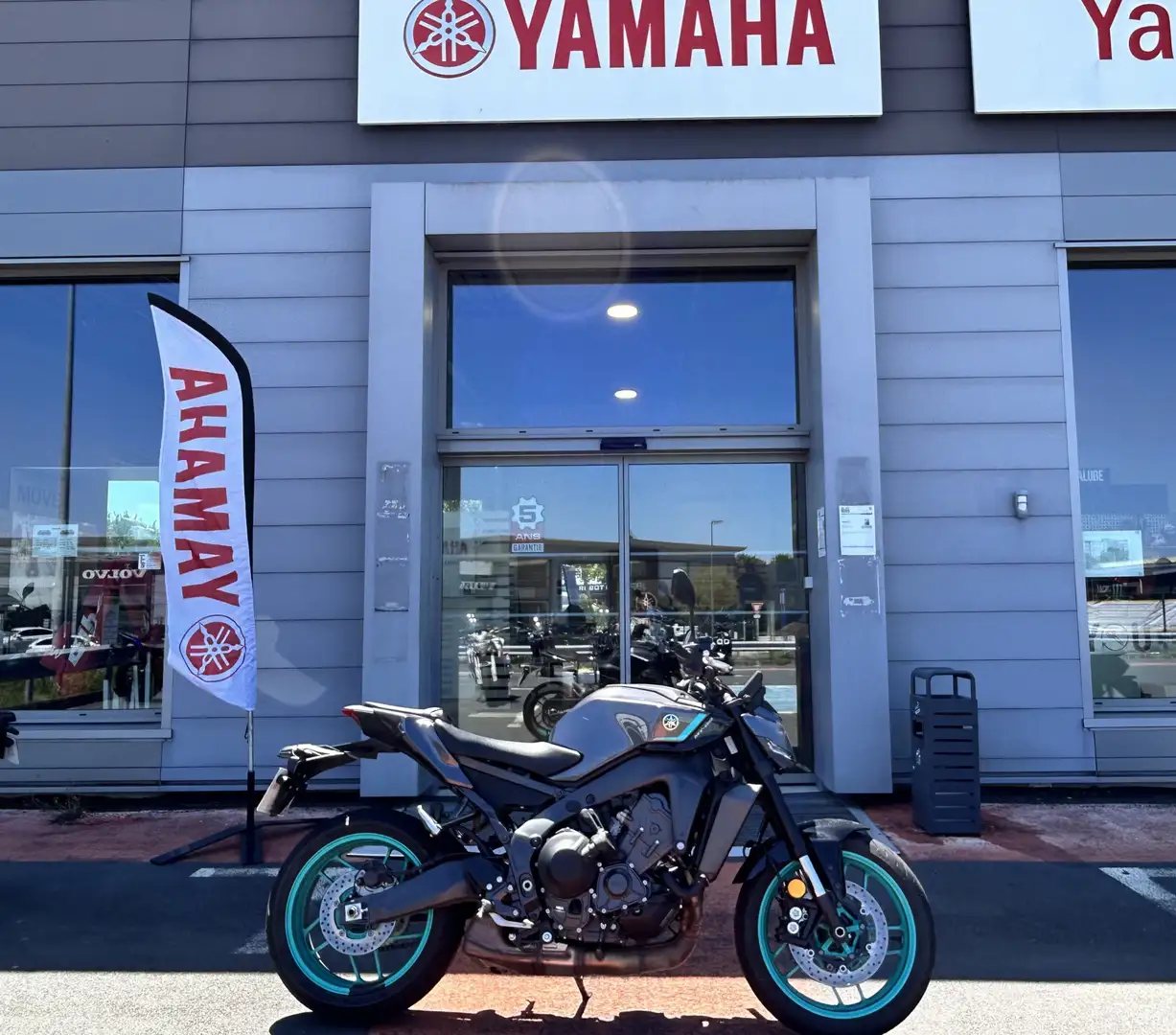 Yamaha MT-09 Gris - 1