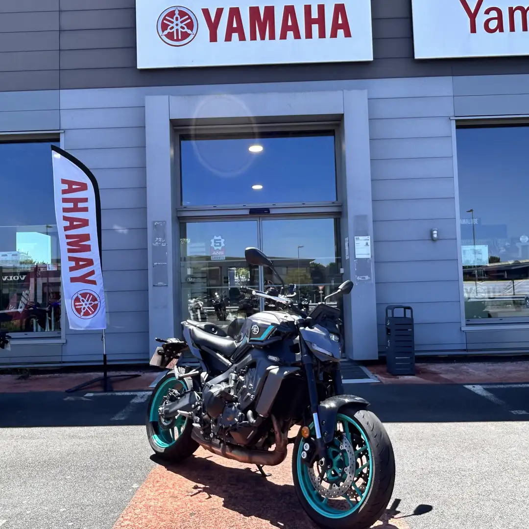 Yamaha MT-09 Gris - 2