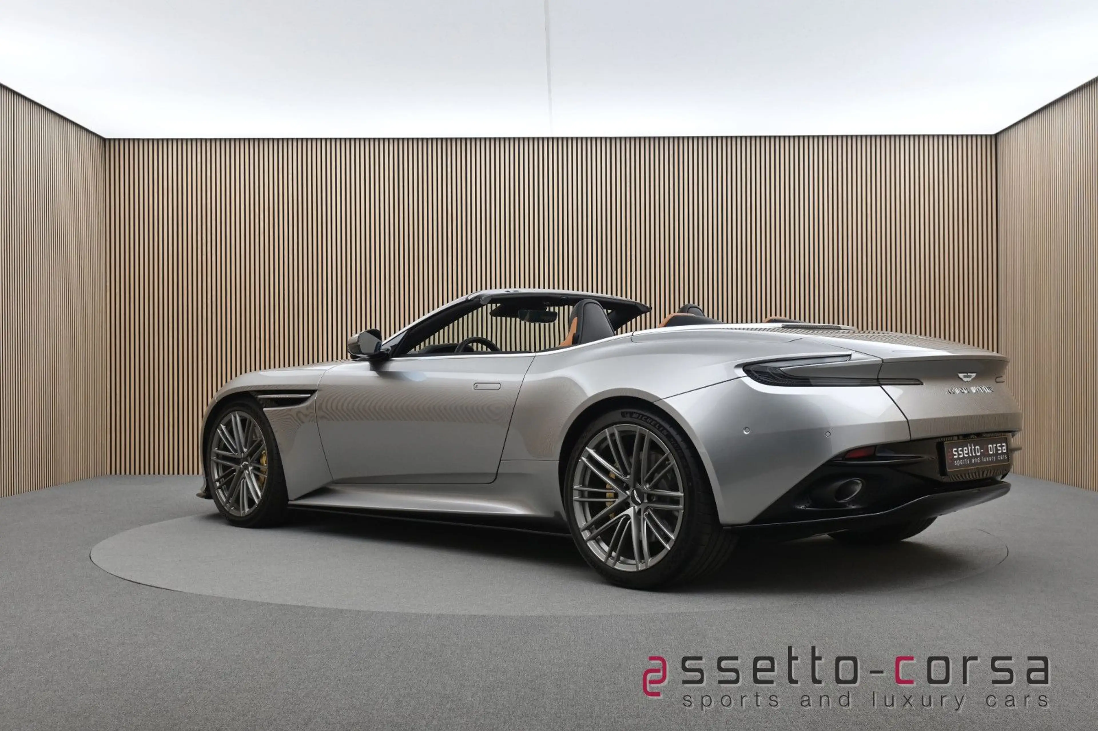 Aston Martin DB12 Volante*Dark Chrome*Full PPF *2367km*Mwst. — photo 2