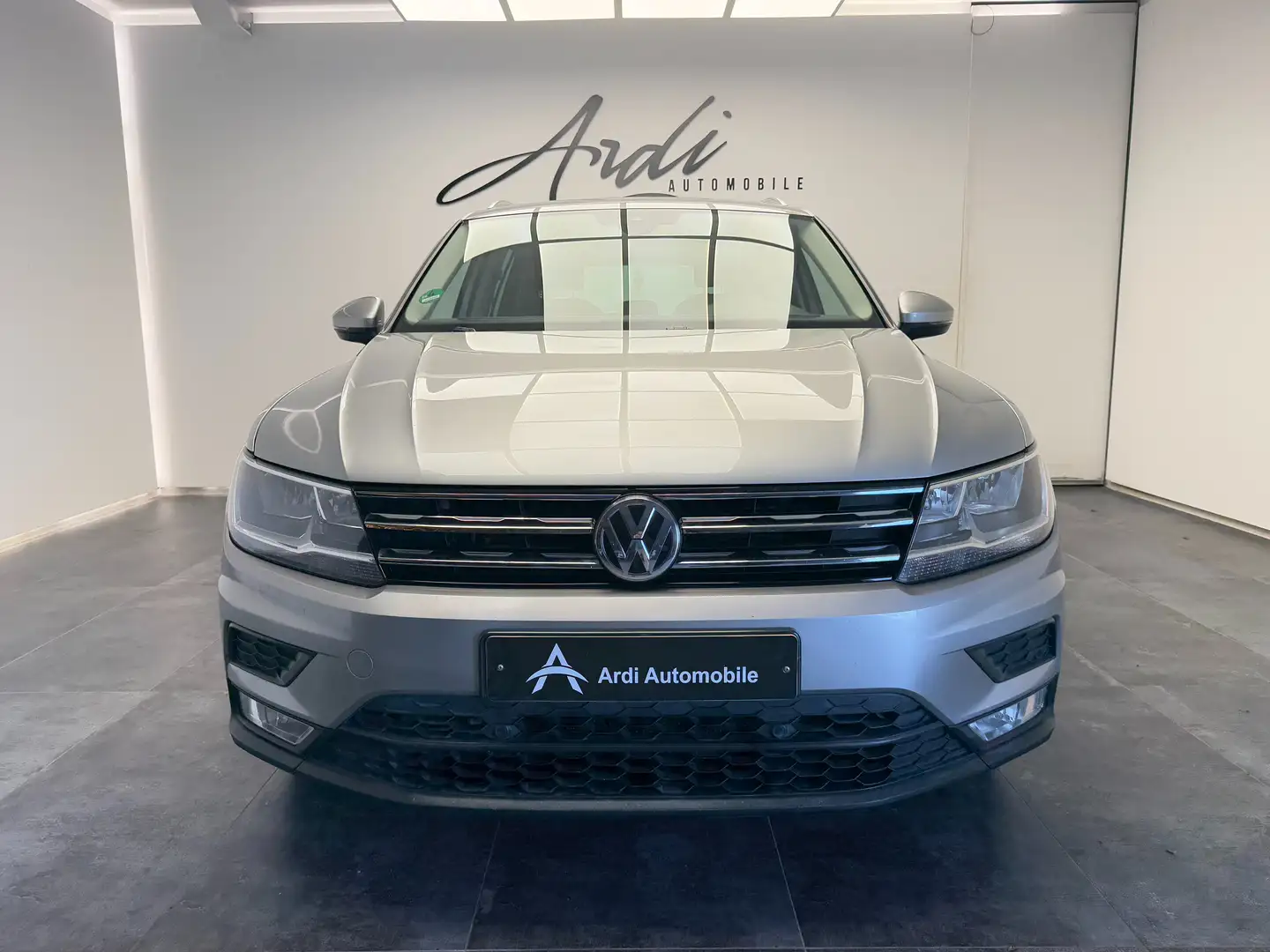 Volkswagen Tiguan 2.0 TDi*CAMERA*GPS*CRUISE CONTROL*GARANITIE* Gris - 2