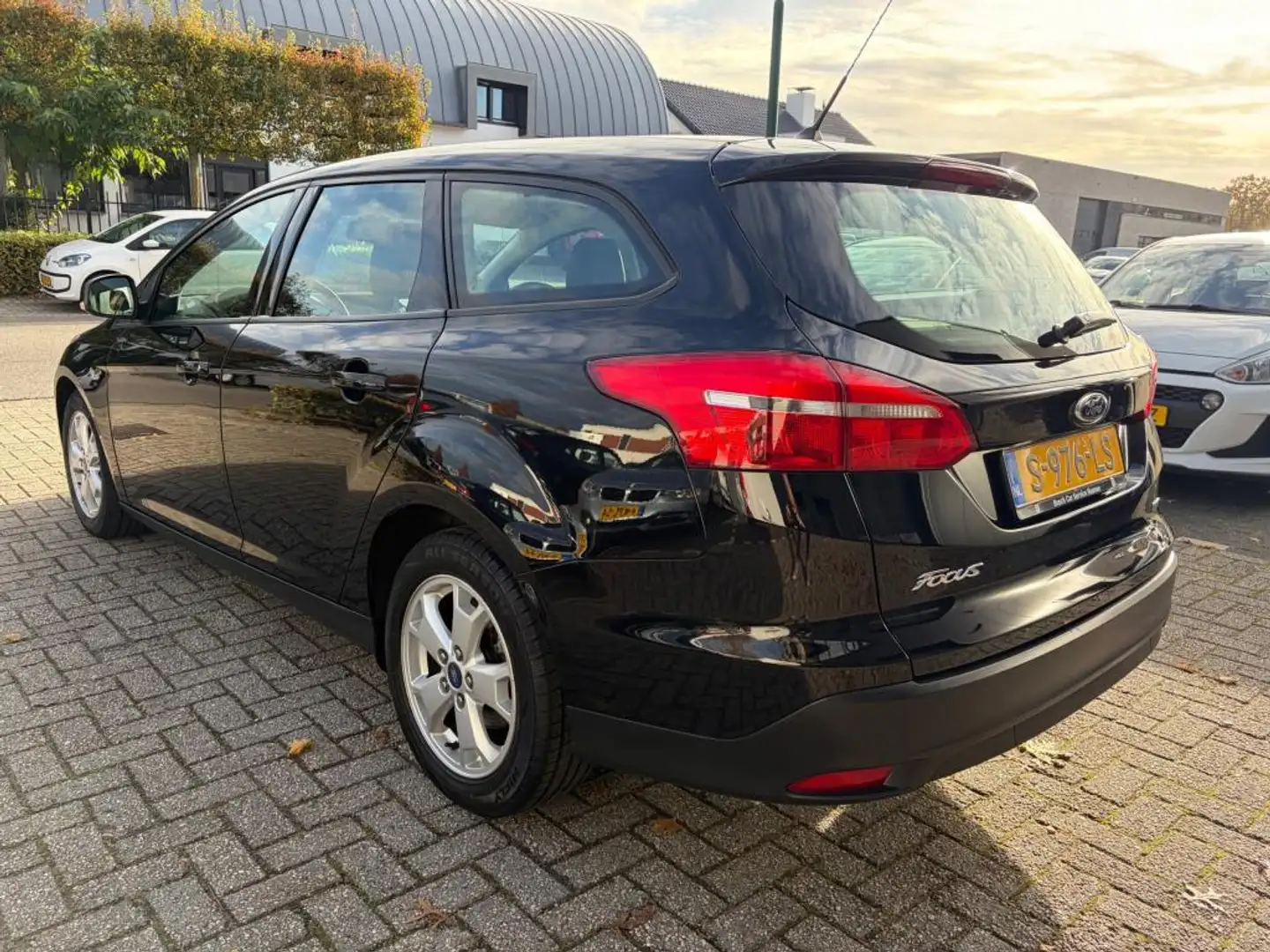 Ford Focus Wagon 1.0 Trend, Airco, Cruise, Bluetooth Zwart - 2