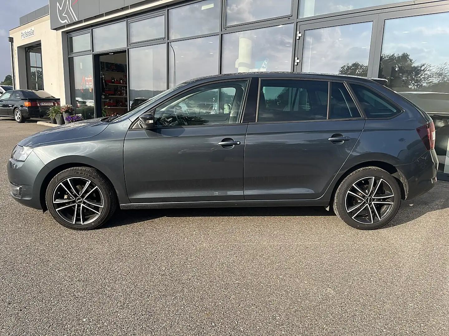 Skoda Rapid/Spaceback Rapid Spaceback 1,2 TSI Sport Schwarz - 2