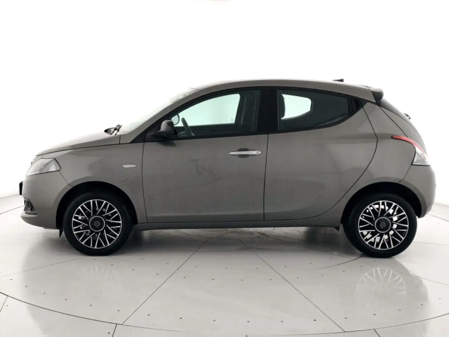 Lancia Ypsilon 1.0 firefly hybrid Platino s&s 70cv Grigio - 2