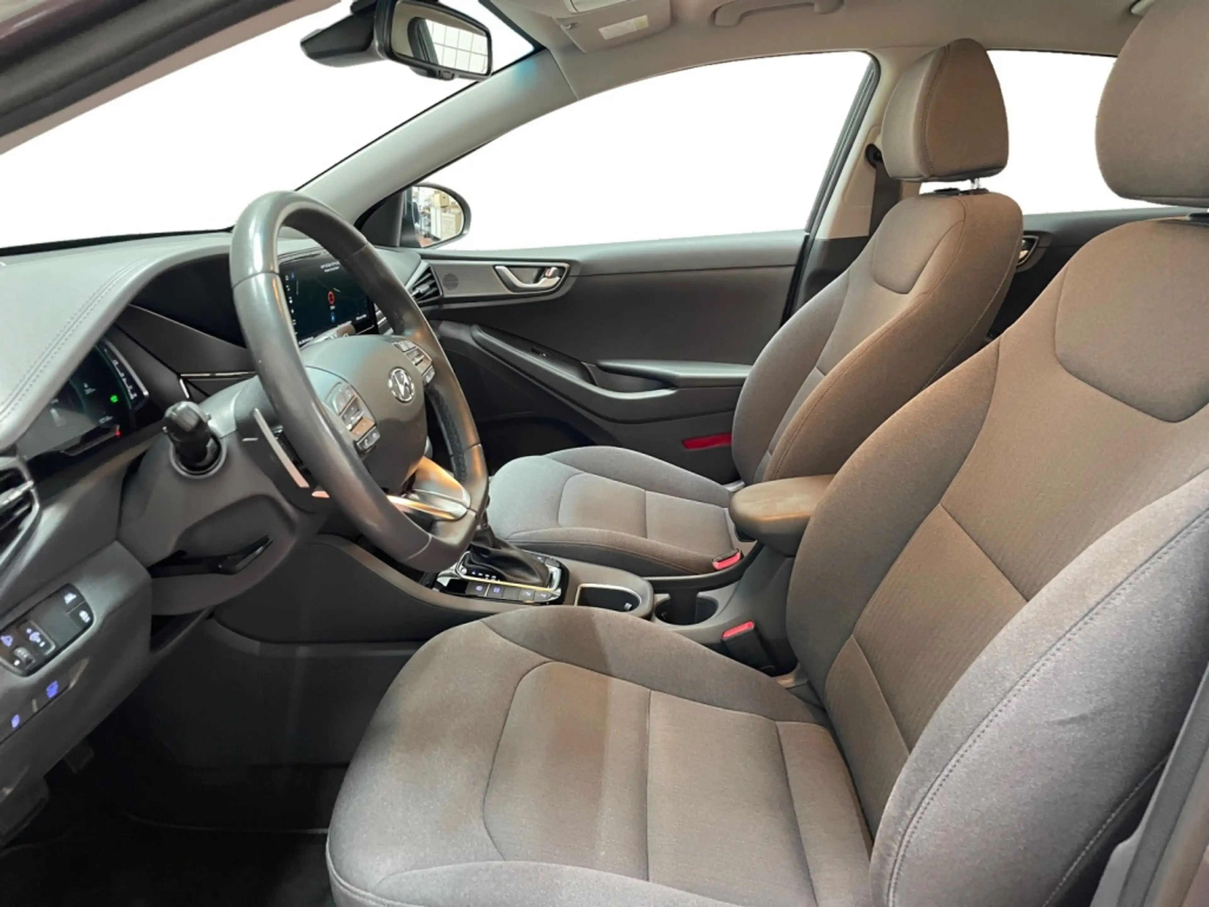 Hyundai IONIQ 1,6 GDI Style-Paket Hybrid Style+Wide+Cam — photo 8