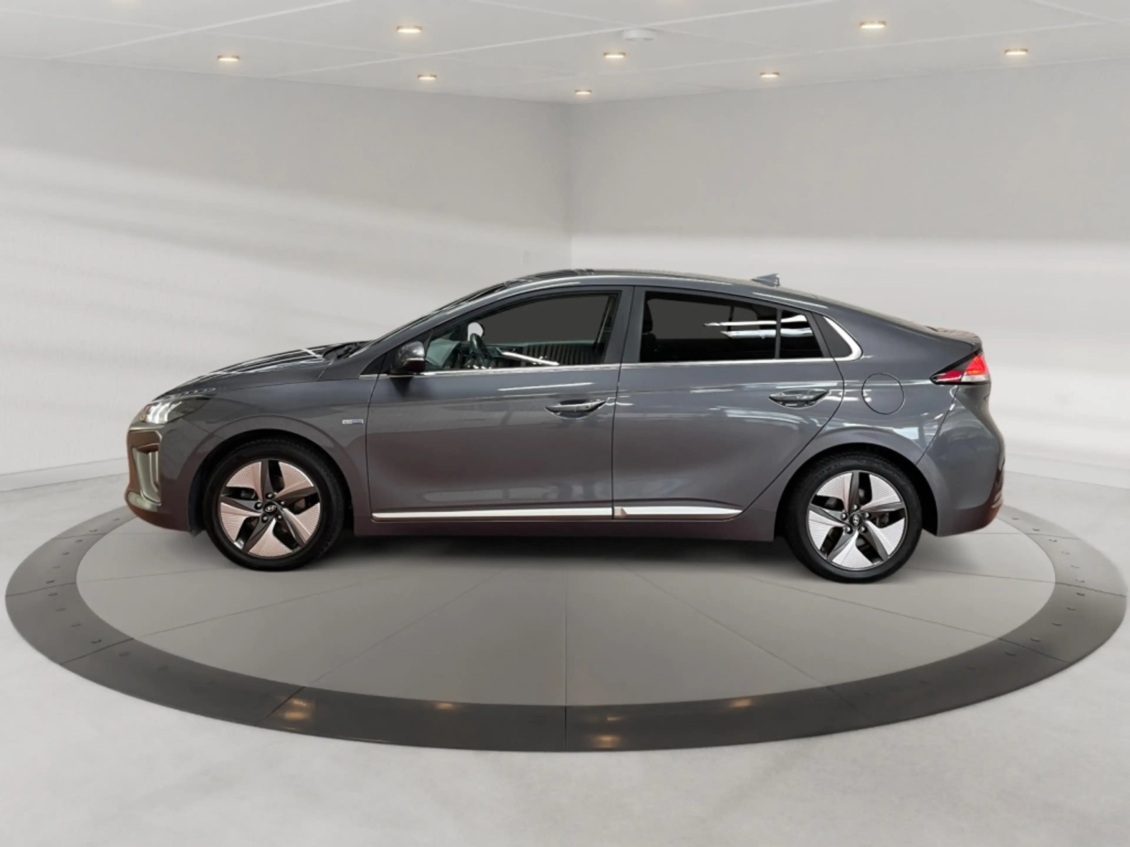 Hyundai IONIQ 1,6 GDI Style-Paket Hybrid Style+Wide+Cam — photo 4