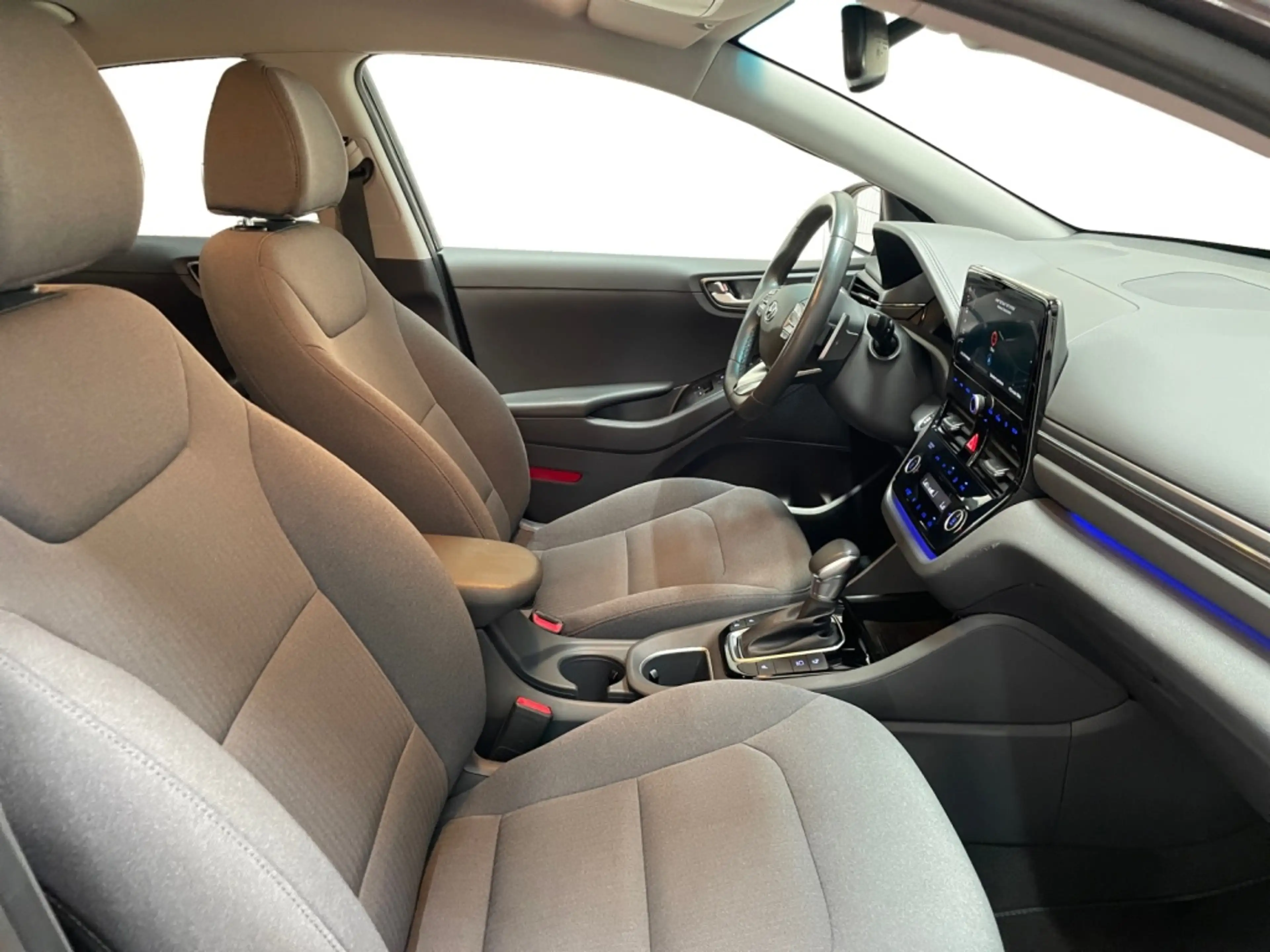 Hyundai IONIQ 1,6 GDI Style-Paket Hybrid Style+Wide+Cam — photo 9