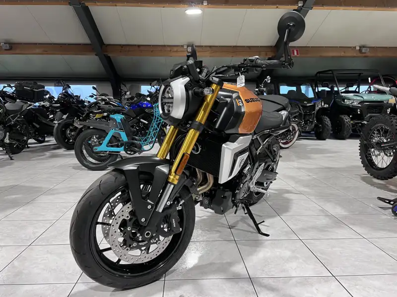 Suzuki GSX-8T - foto 2