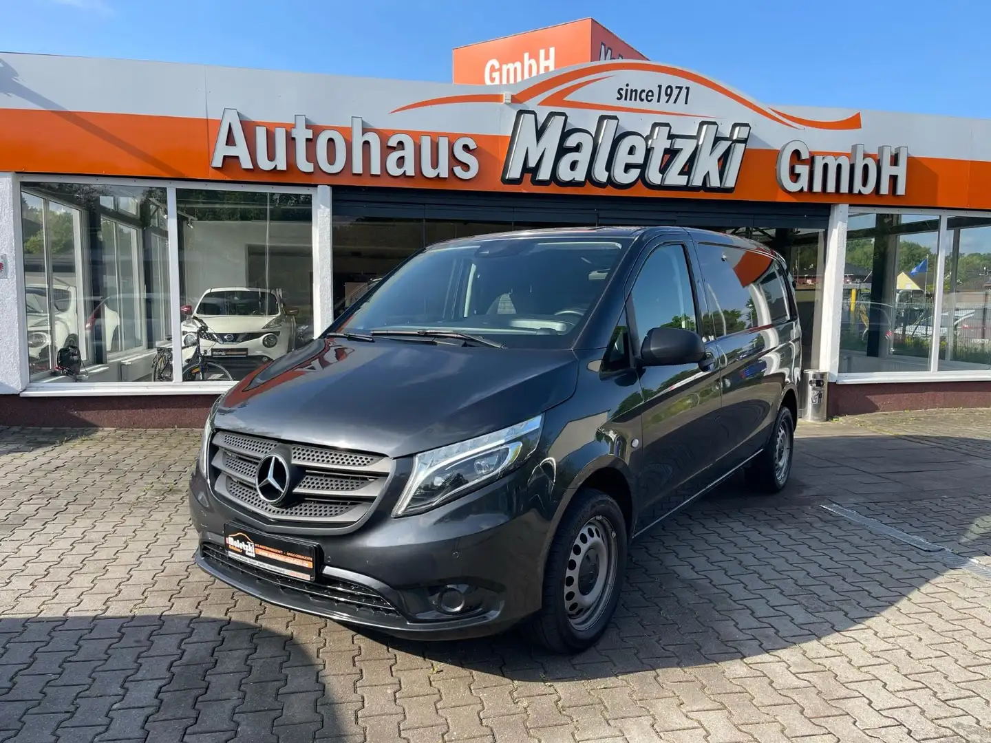 Mercedes-Benz Vito 116 CDI 4x4 kompakt Kasten*StHz*Totwinkel* Grau - 1