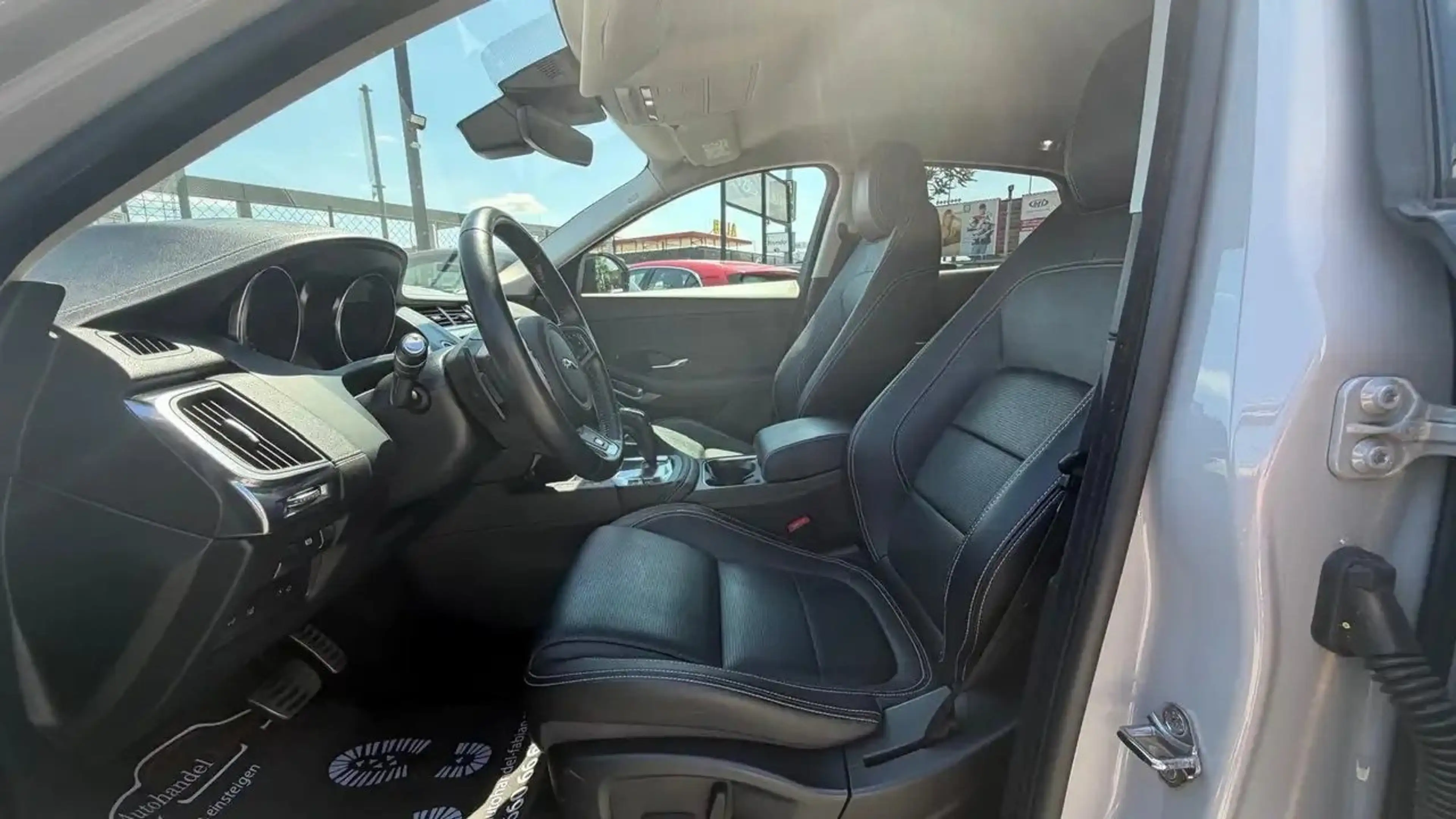 Jaguar E-Pace P200 R-Dynamic S Allrad Automatik 200PS Leder TOP — photo 9