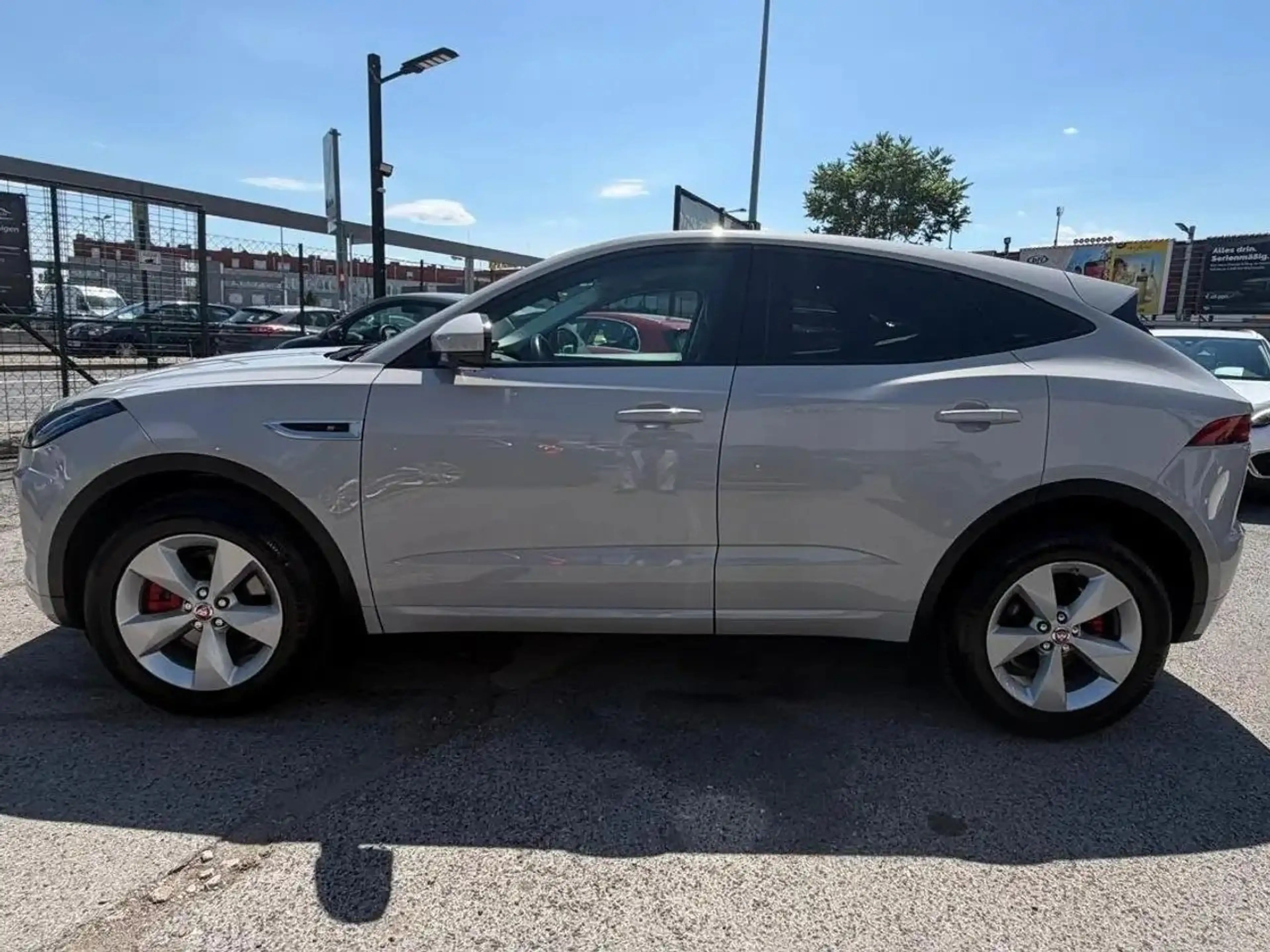 Jaguar E-Pace P200 R-Dynamic S Allrad Automatik 200PS Leder TOP — photo 6