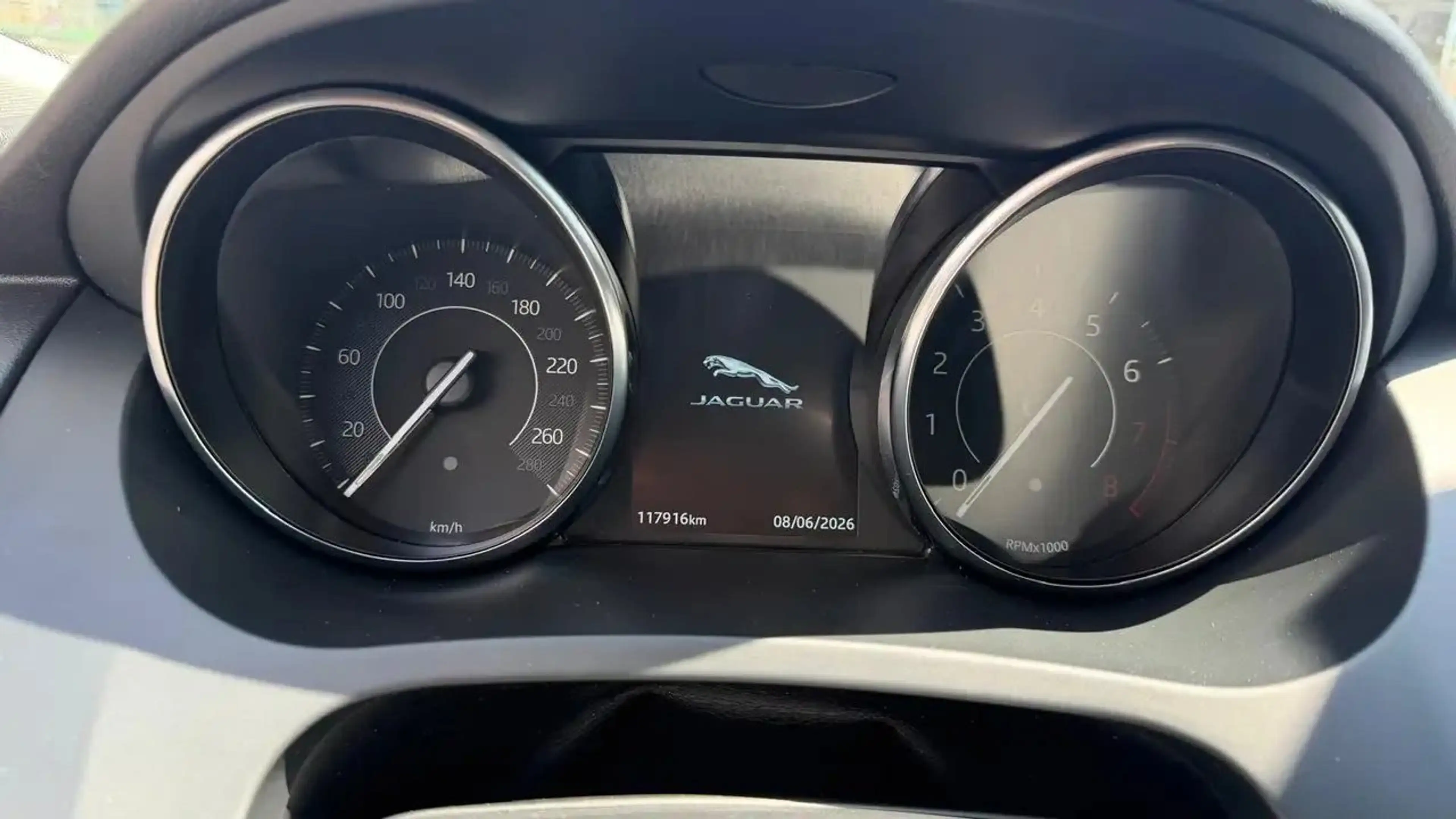 Jaguar E-Pace P200 R-Dynamic S Allrad Automatik 200PS Leder TOP — photo 14