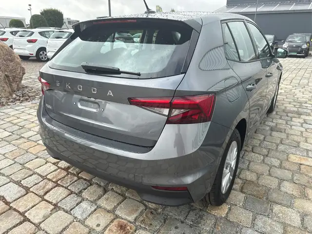 Skoda Fabia view 2