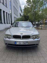 745i