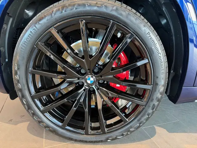 BMW X5 view 5