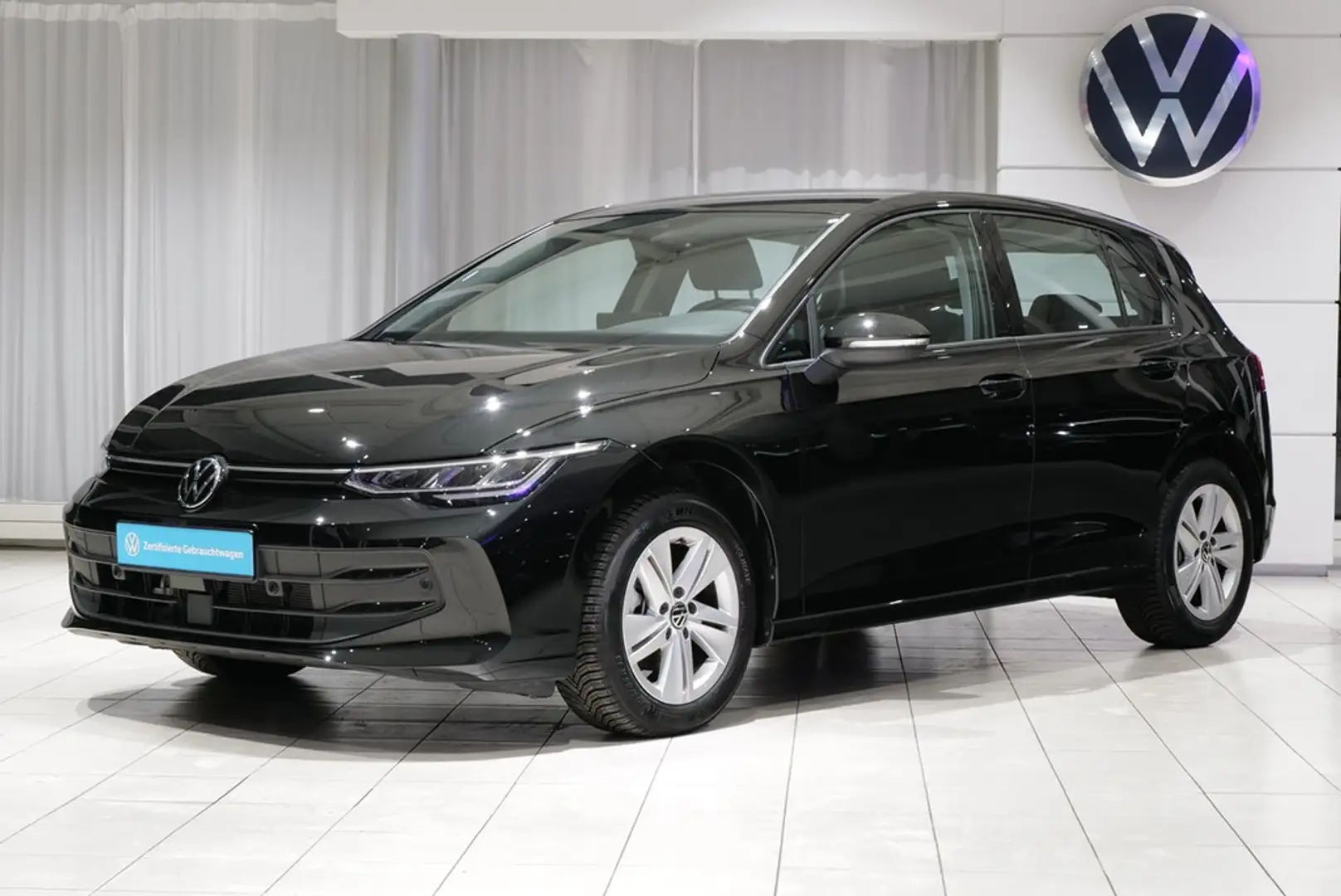 Volkswagen Golf VIII 1.5TSI Facelift Life AHK RKAM Navi ACC Len... Zwart - 2