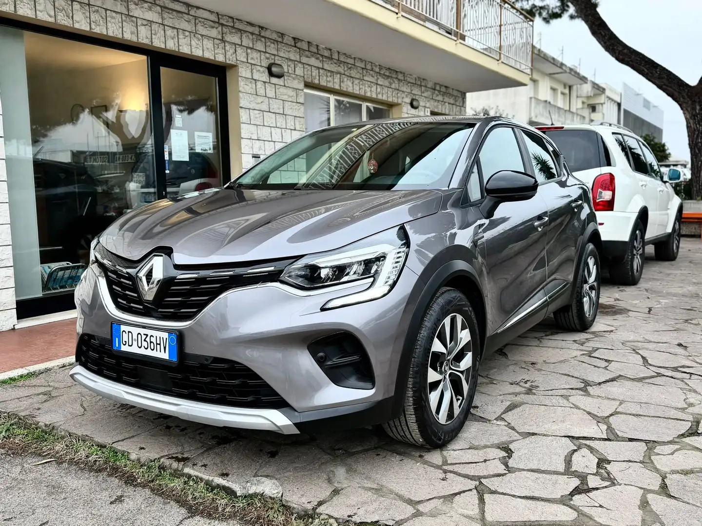 Renault Captur 1.0 Zen GPL 2020 Grau - 1
