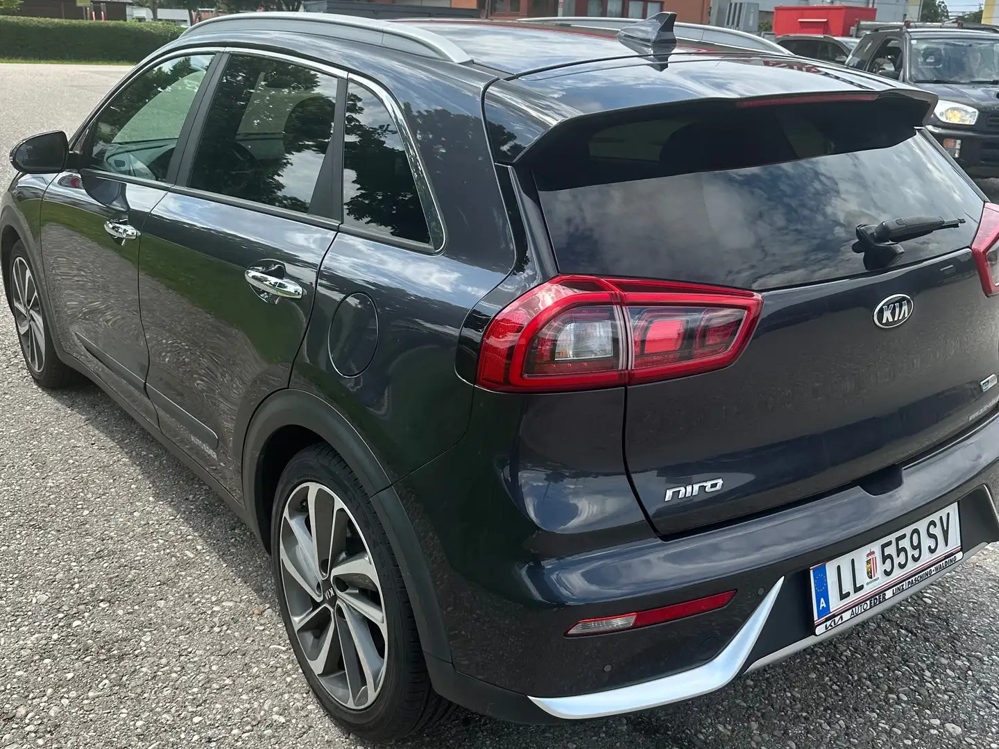 Kia Niro Niro 1,6 GDI Hybrid Platin DCT Platin Grau - 2