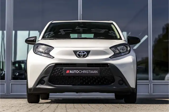 Toyota Aygo X view 3