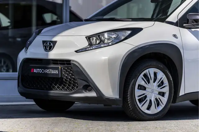 Toyota Aygo X view 14