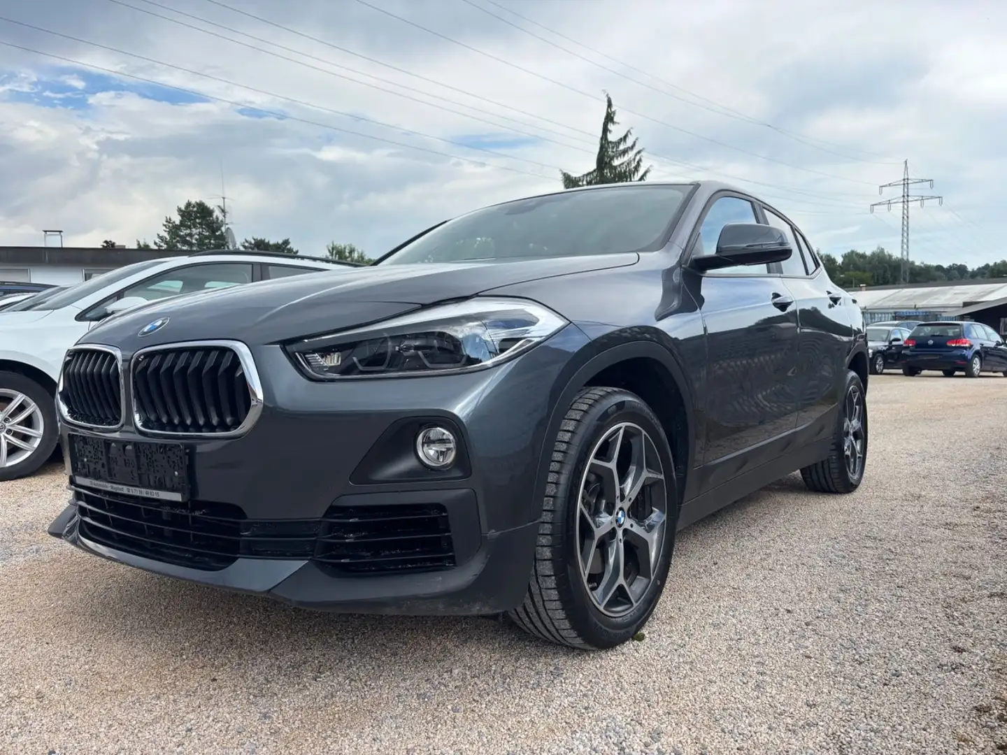 BMW X2 sDrive 18 i Advantage, Kamera,Navi,78tkm Grijs - 1
