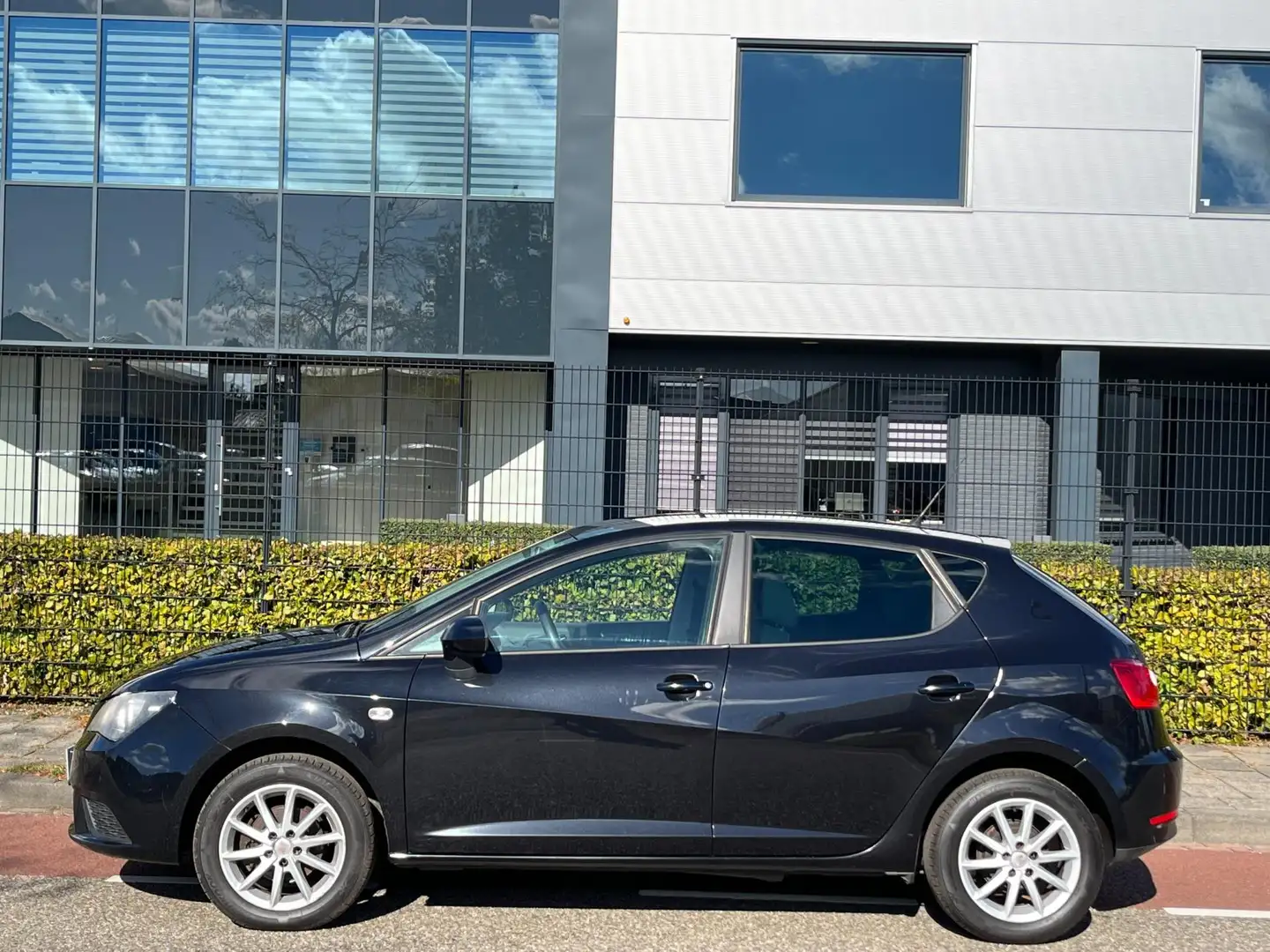 SEAT Ibiza 1.4 Style Airco ESP Centrale/Deurvergrendeling Noir - 2