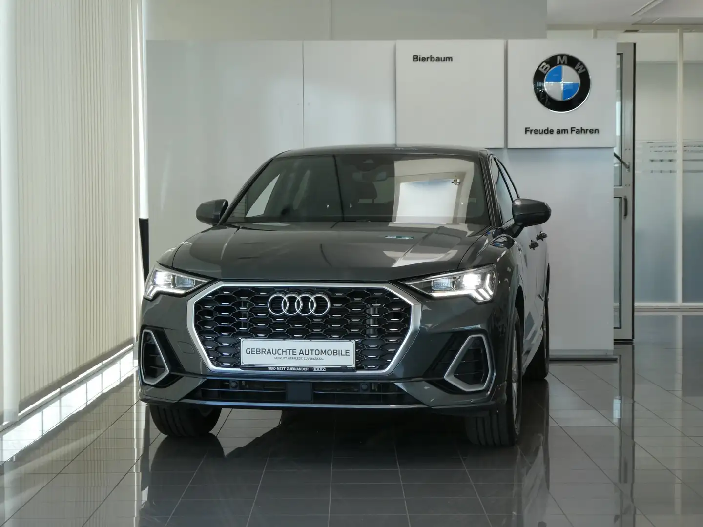Audi Q3 Sportback 45 TFSI e S-troni Grau - 1