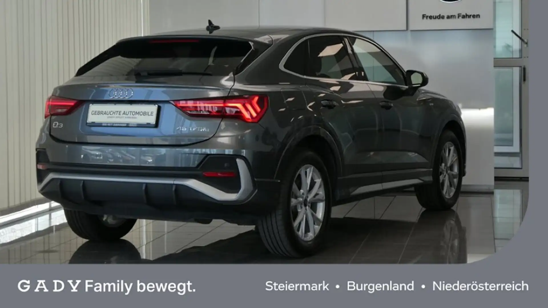 Audi Q3 Sportback 45 TFSI e S-tronic S-line Grau - 2