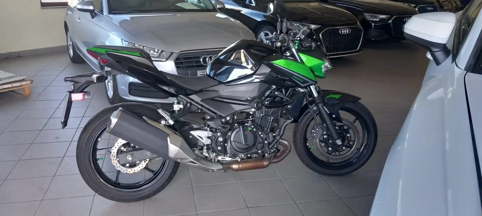 Kawasaki Z 400 Verde - 1