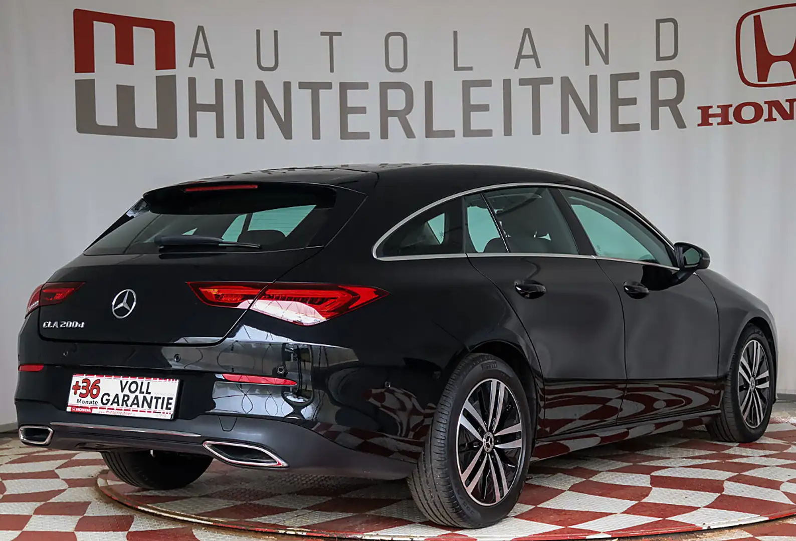 Mercedes-Benz CLA 200 d Shooting Brake Aut. / LED / NAVI / RÜCKFAHRKA... Schwarz - 2