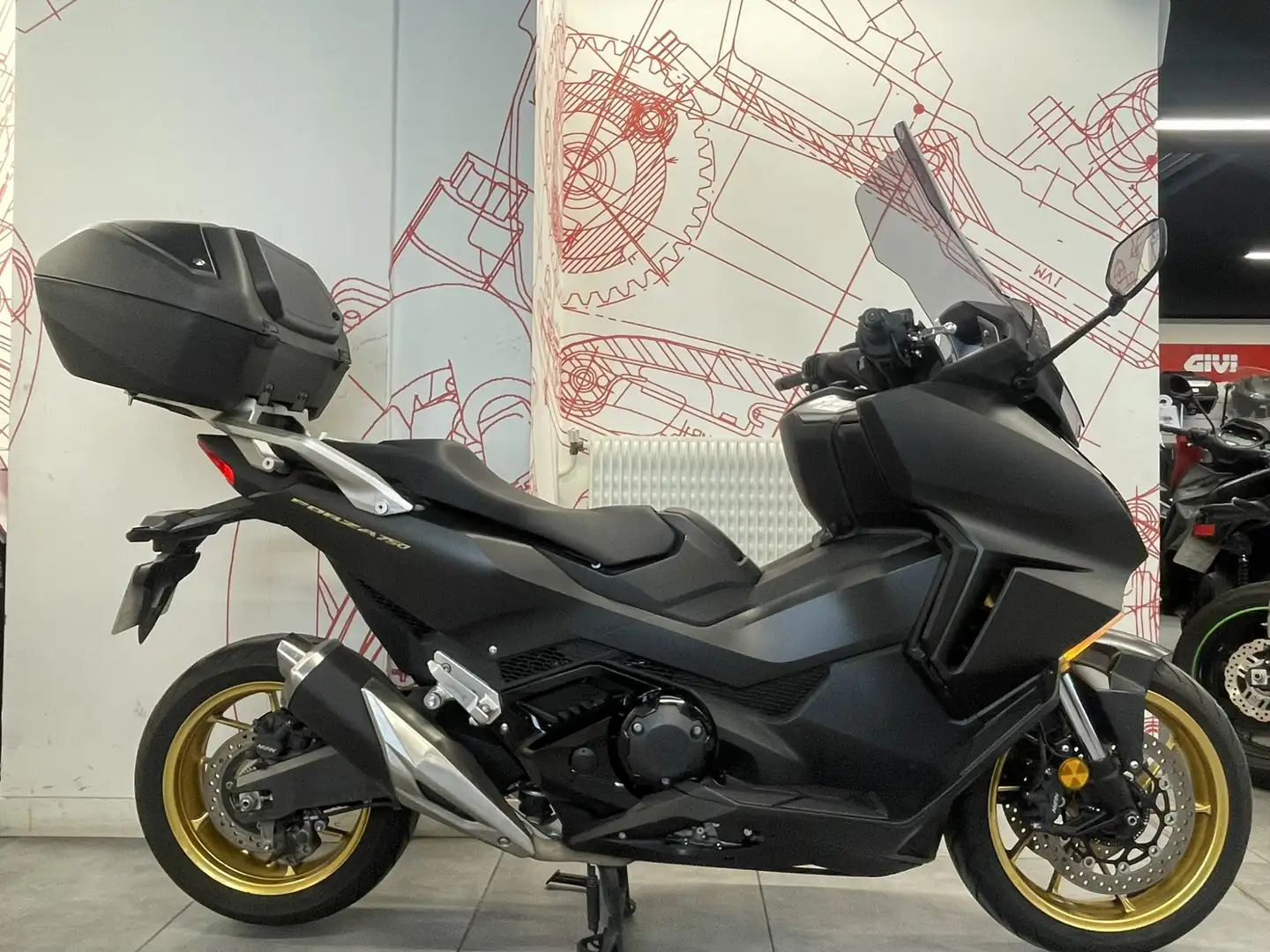 Honda Forza 750 Noir - 1