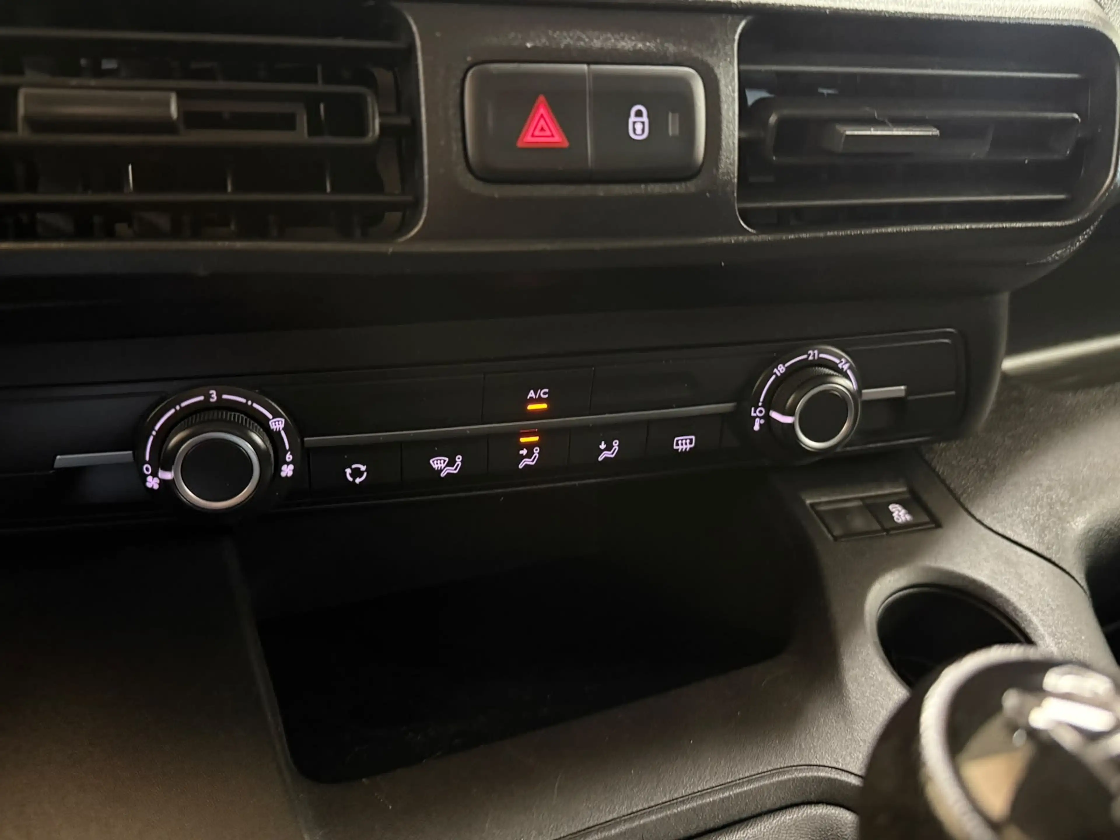 Peugeot Partner 1.6 BlueHDI Pro | Airco | Trekhaak — photo 14