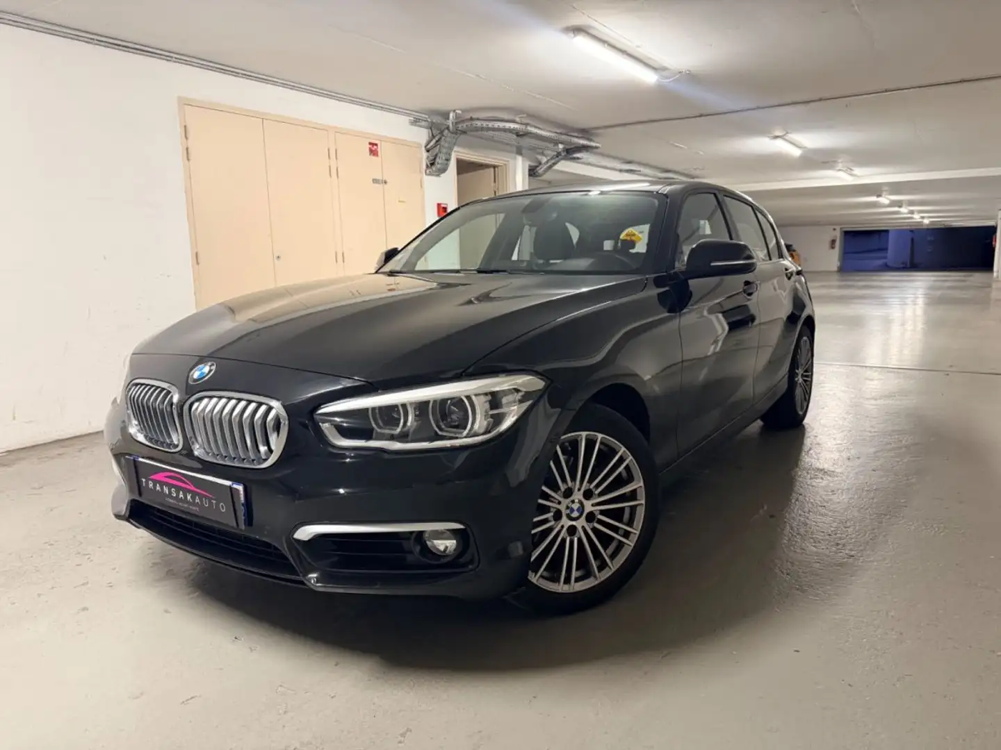 BMW 118 SERIE F20 LCI2 118d 150 ch Urban Chic Zwart - 1