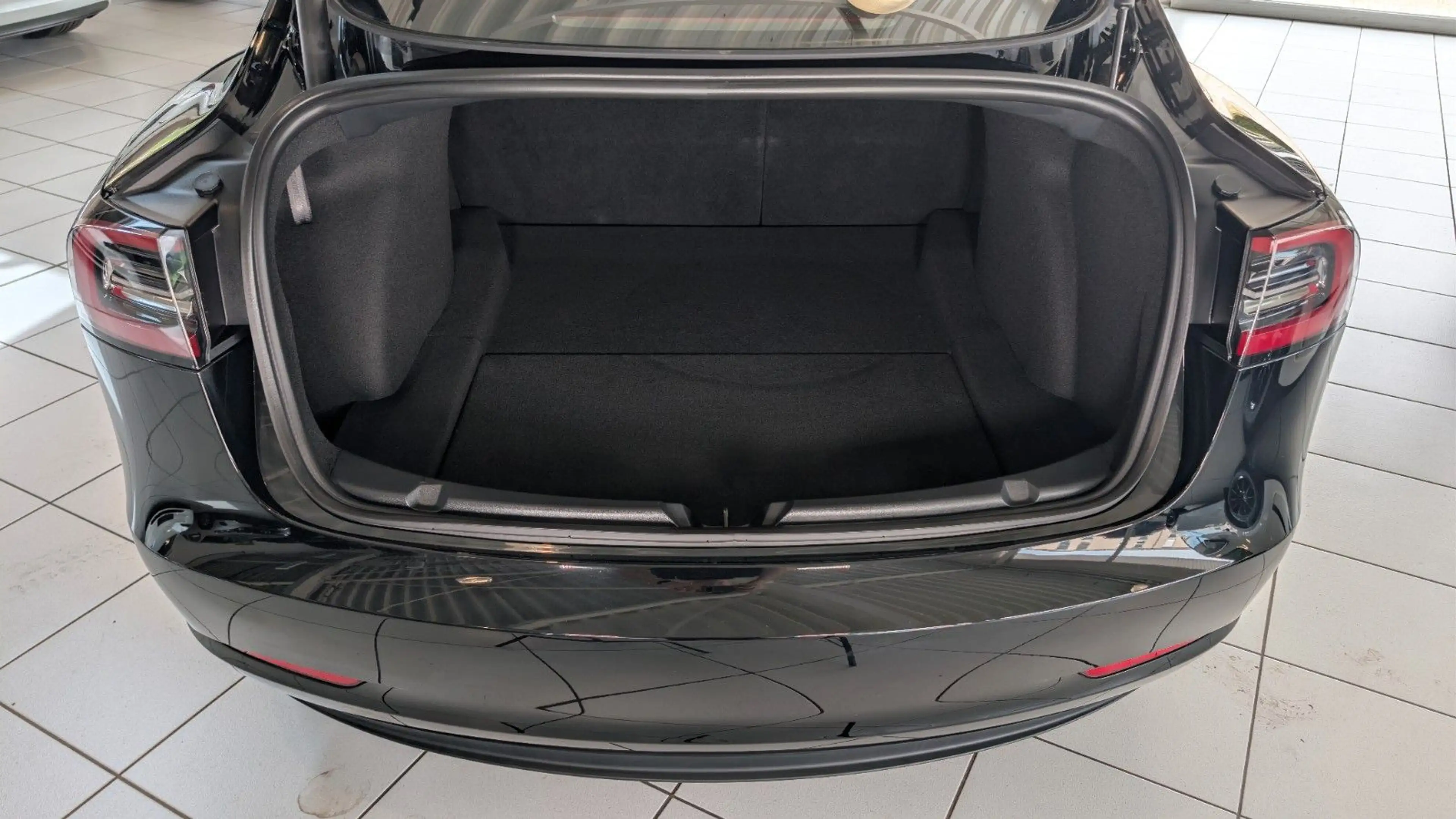 Tesla Model 3 Long Range RWD *MwSt*LED*LHZ* — photo 13