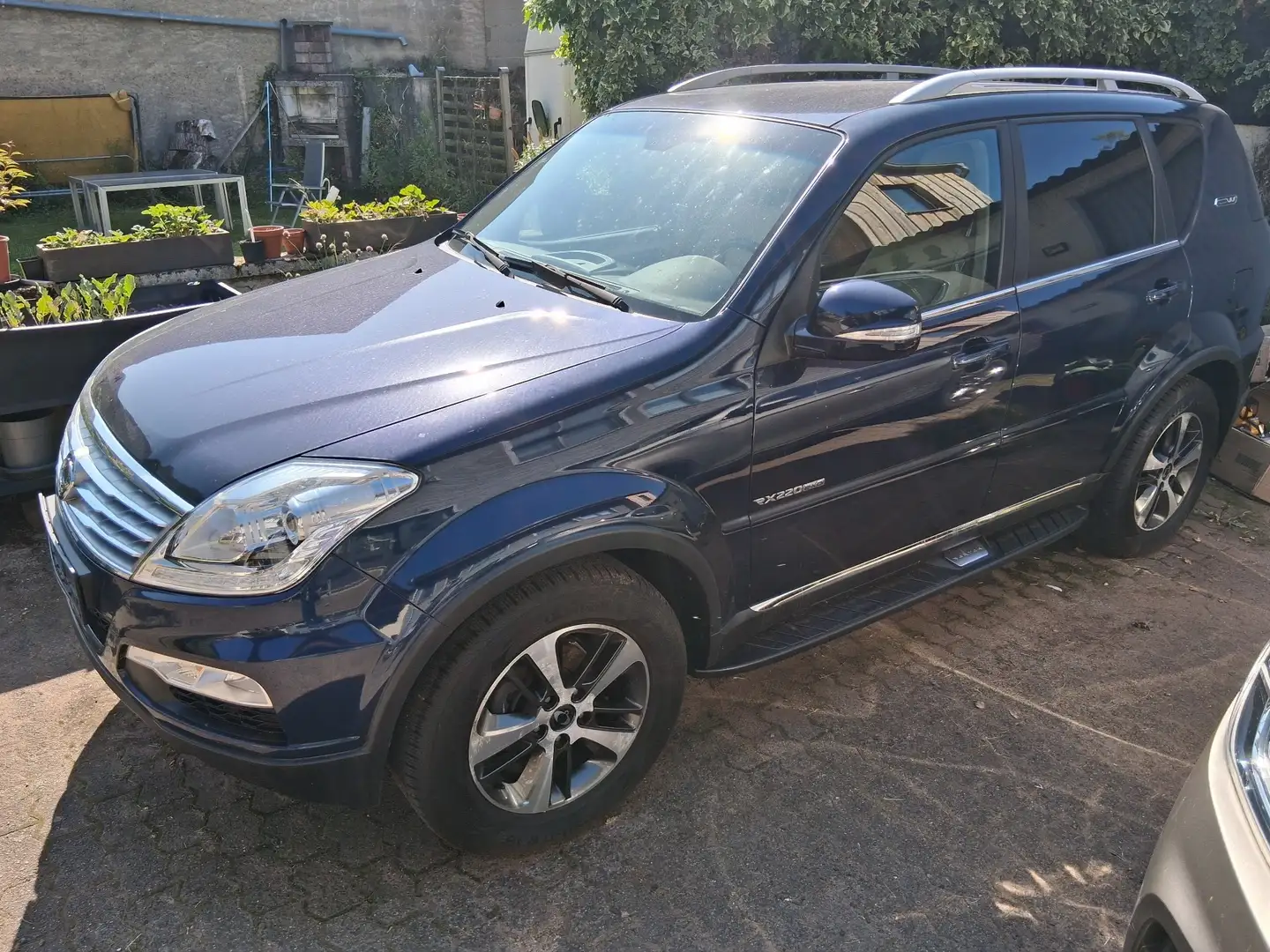 SsangYong Rexton Rexton W 2.2 e-XDi 220 4WD Sapphire Синій - 1