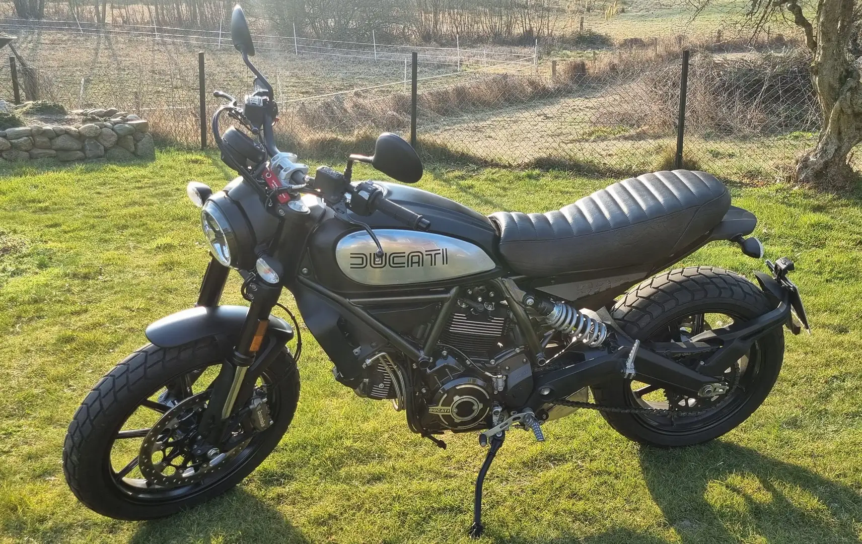 Ducati Scrambler 803 Icon Černá - 2