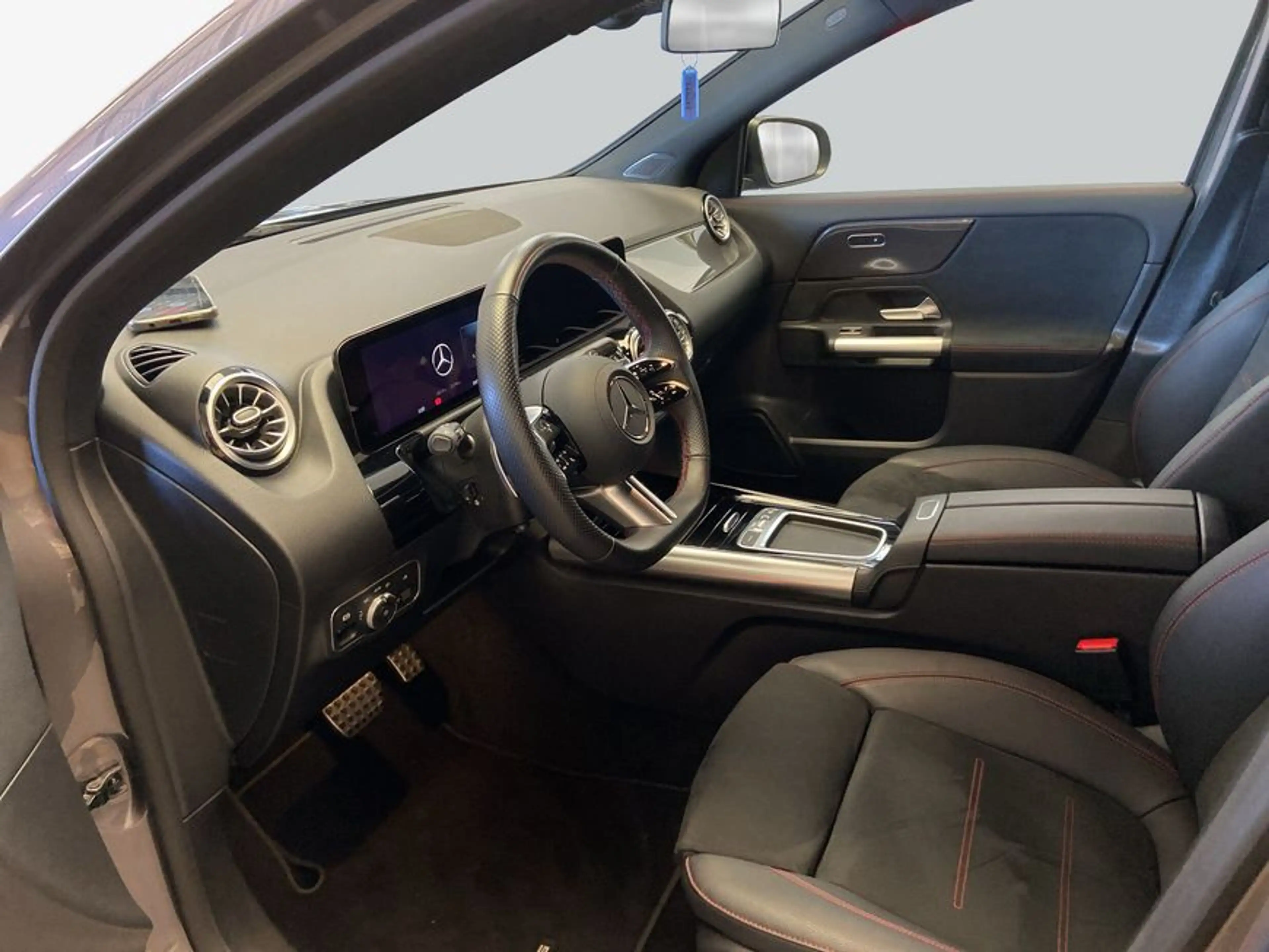 Mercedes-Benz GLA 200 GLA — photo 9