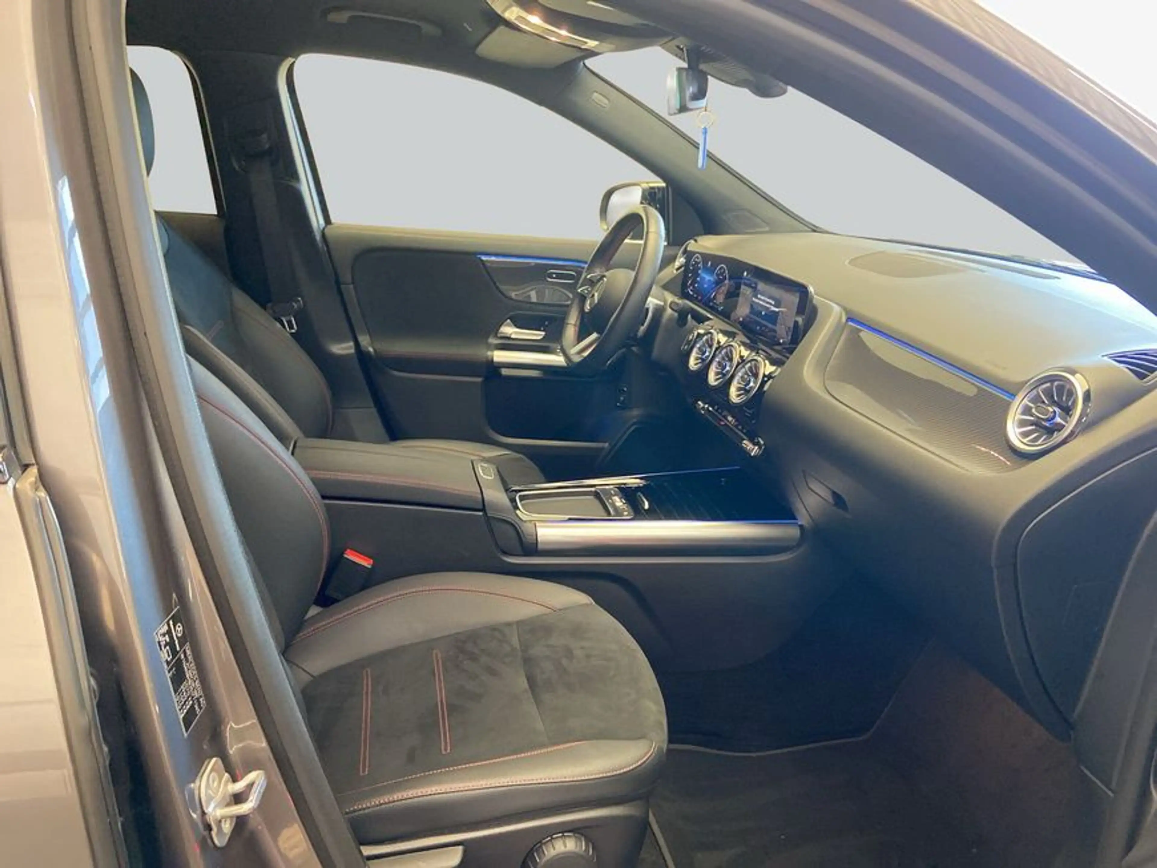 Mercedes-Benz GLA 200 GLA — photo 12