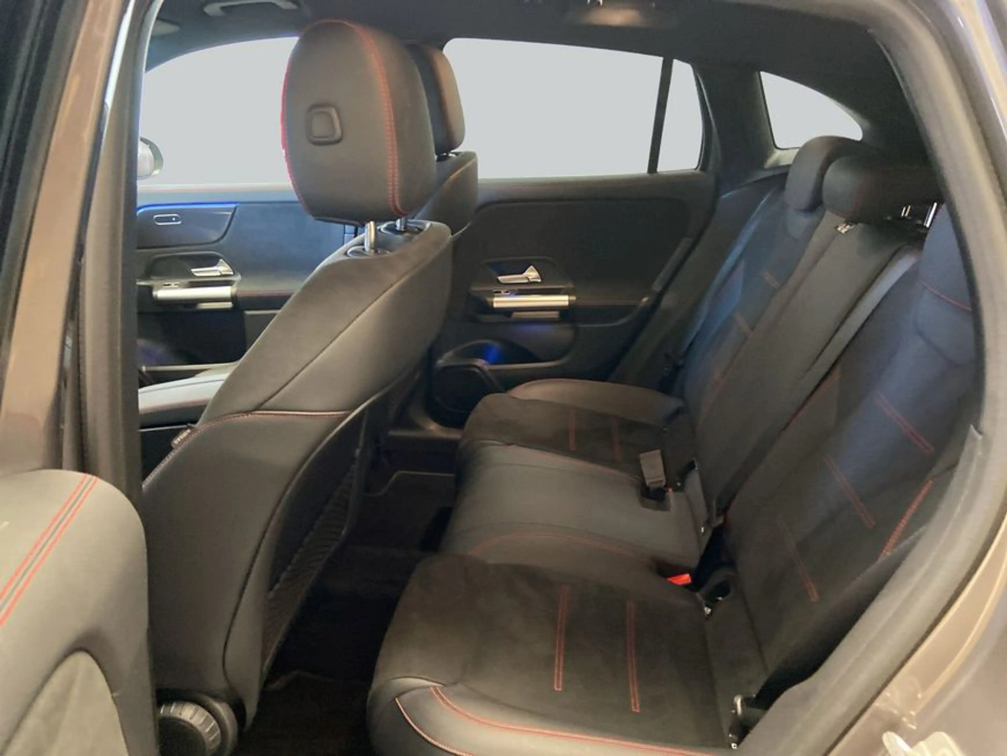 Mercedes-Benz GLA 200 GLA — photo 11
