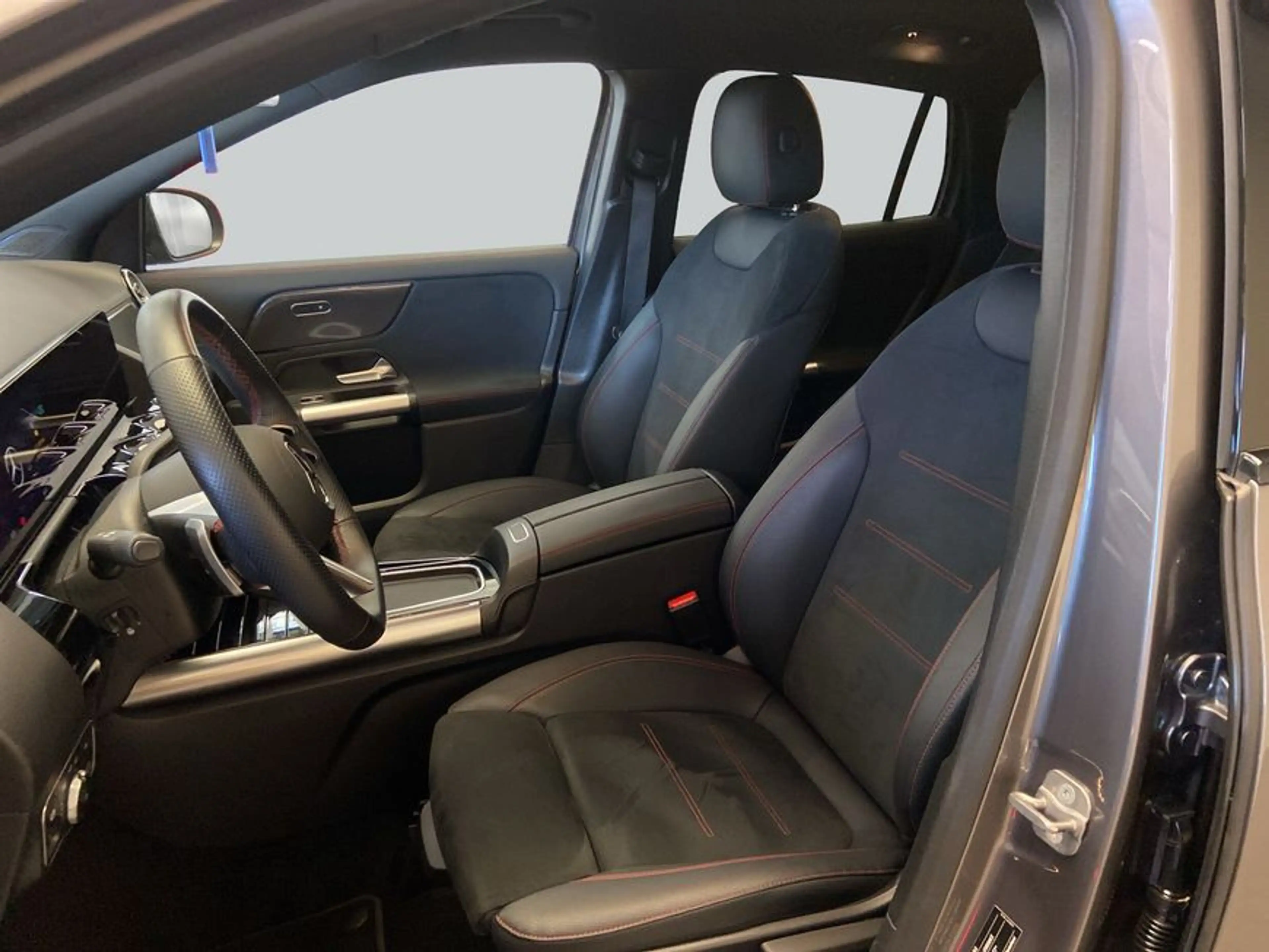 Mercedes-Benz GLA 200 GLA — photo 10