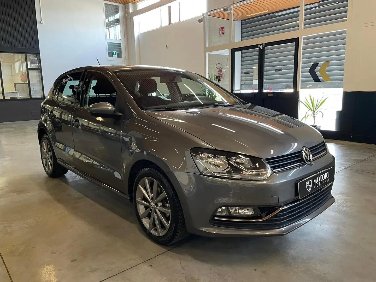 Volkswagen Polo Polo V 2014 5p 1.4 tdi bm Highline 90cv Szary - 2