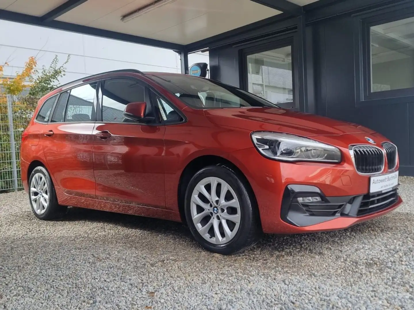 BMW 220 220i GrandTourer AUTO.LED,AHK,NAVI,HIFI,DAB Oranje - 2