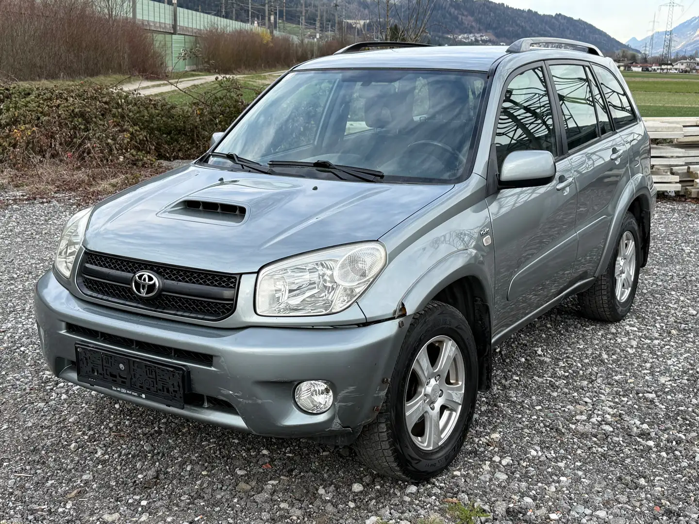 Toyota RAV 4 2.0 D-4D 4x4 Grau - 2