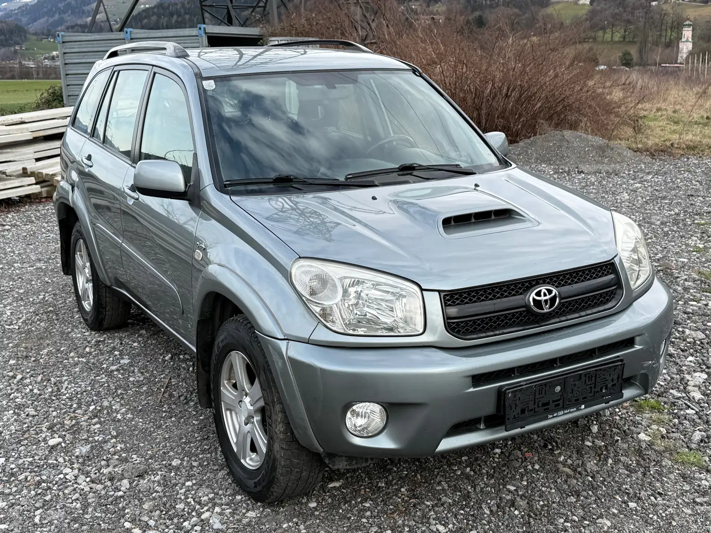 Toyota RAV 4 2.0 D-4D 4x4 Grau - 1
