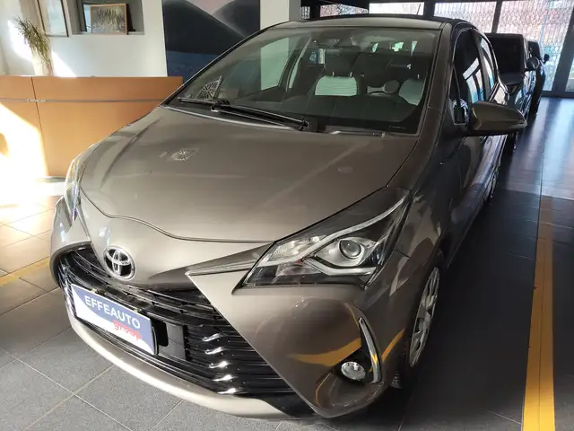 Toyota Yaris Yaris III 2017 5p 1.0 Active my18