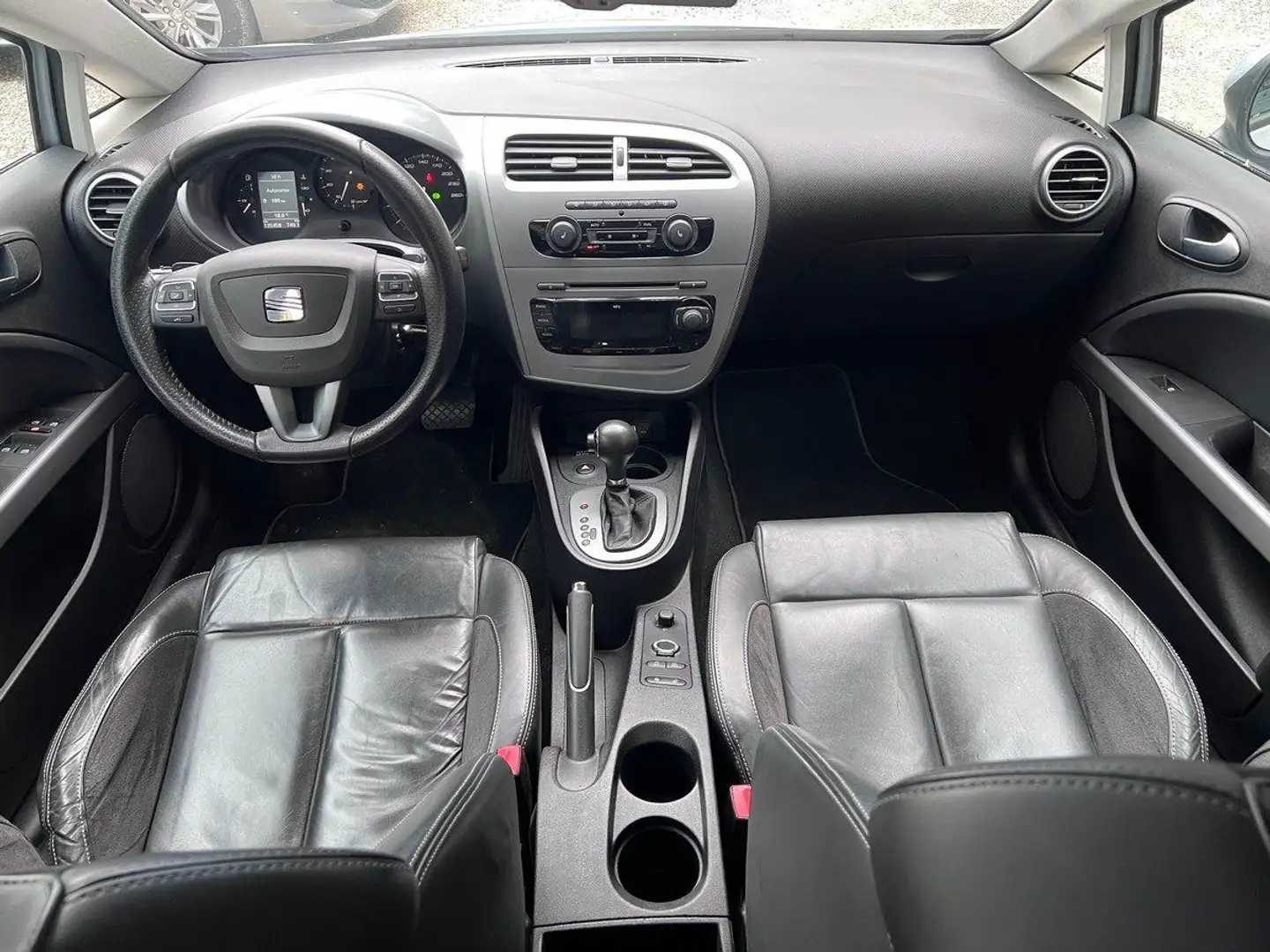 SEAT Leon II 1.8 TFSi 160cv DSG7 FR Gris - 2